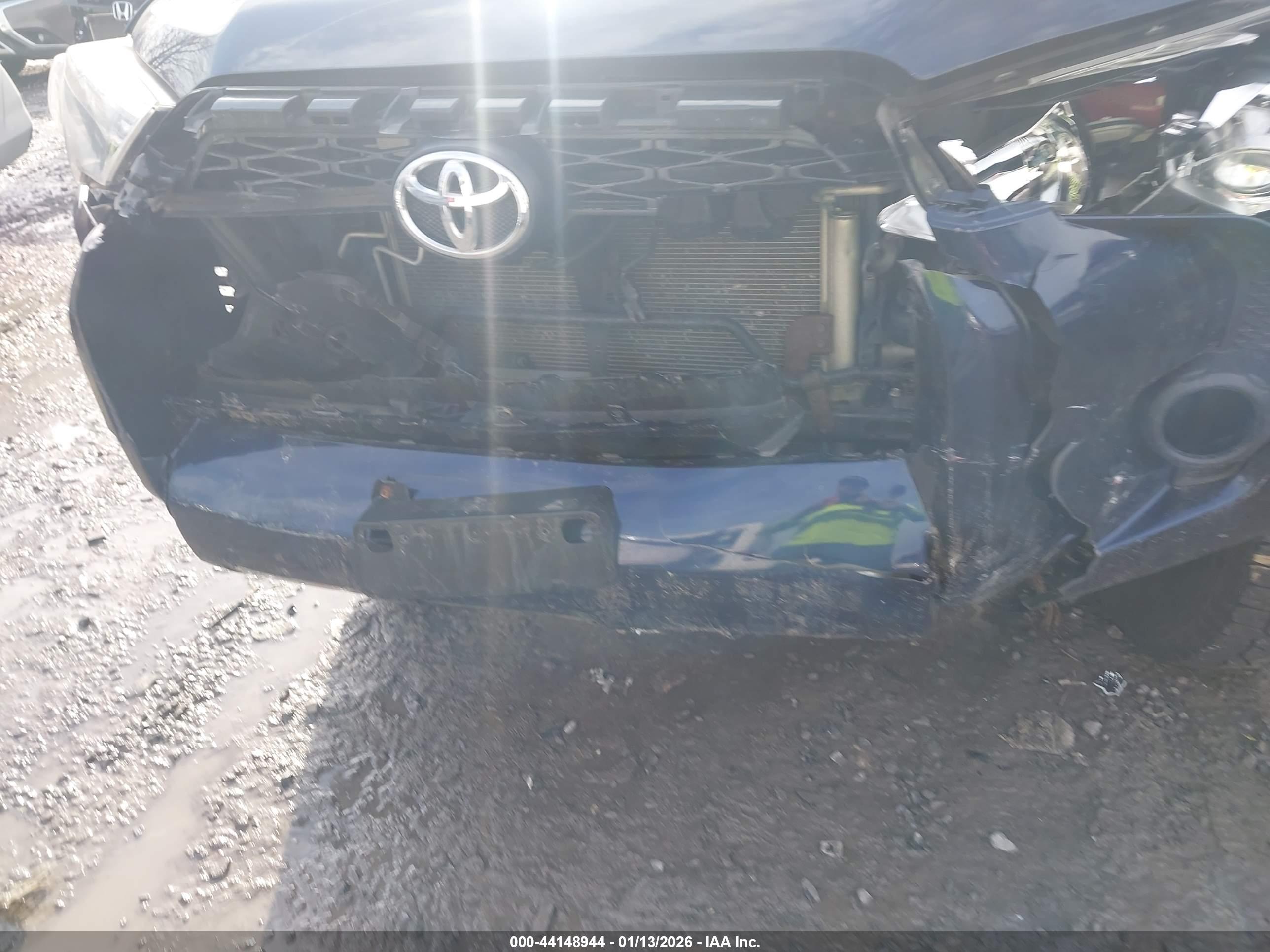 TOYOTA 4RUNNER image 6