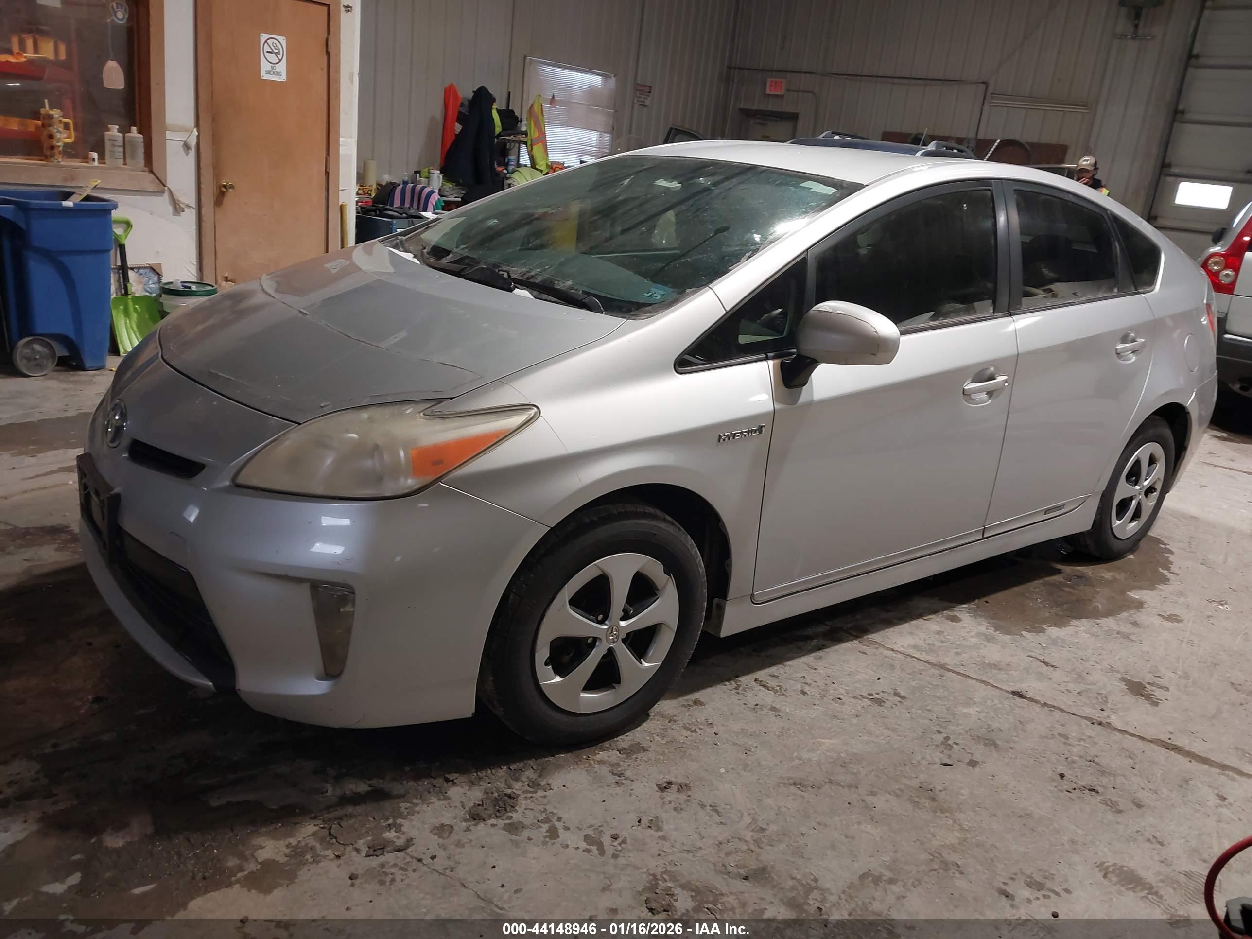 TOYOTA PRIUS image 2