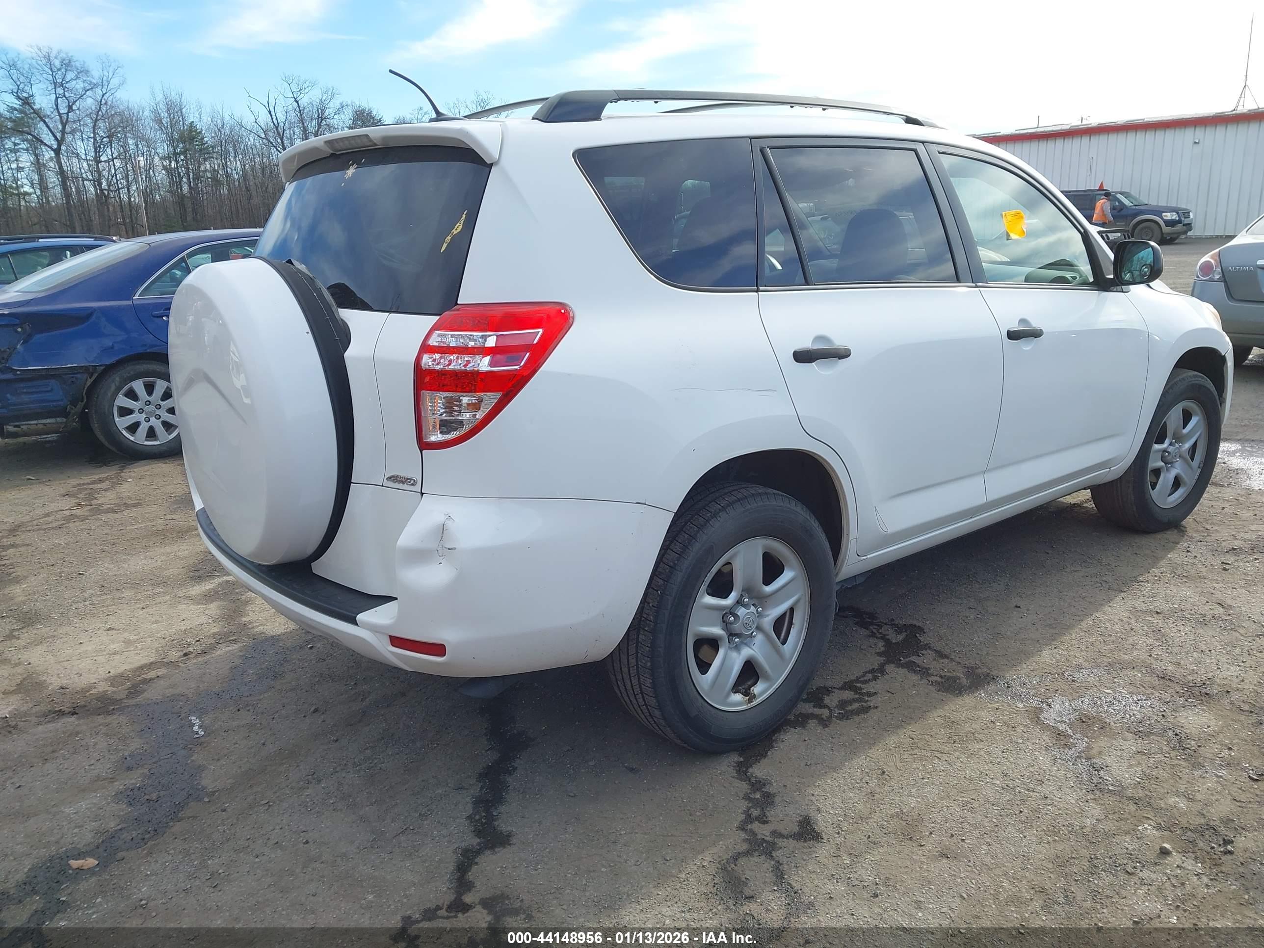 TOYOTA RAV4 image 4