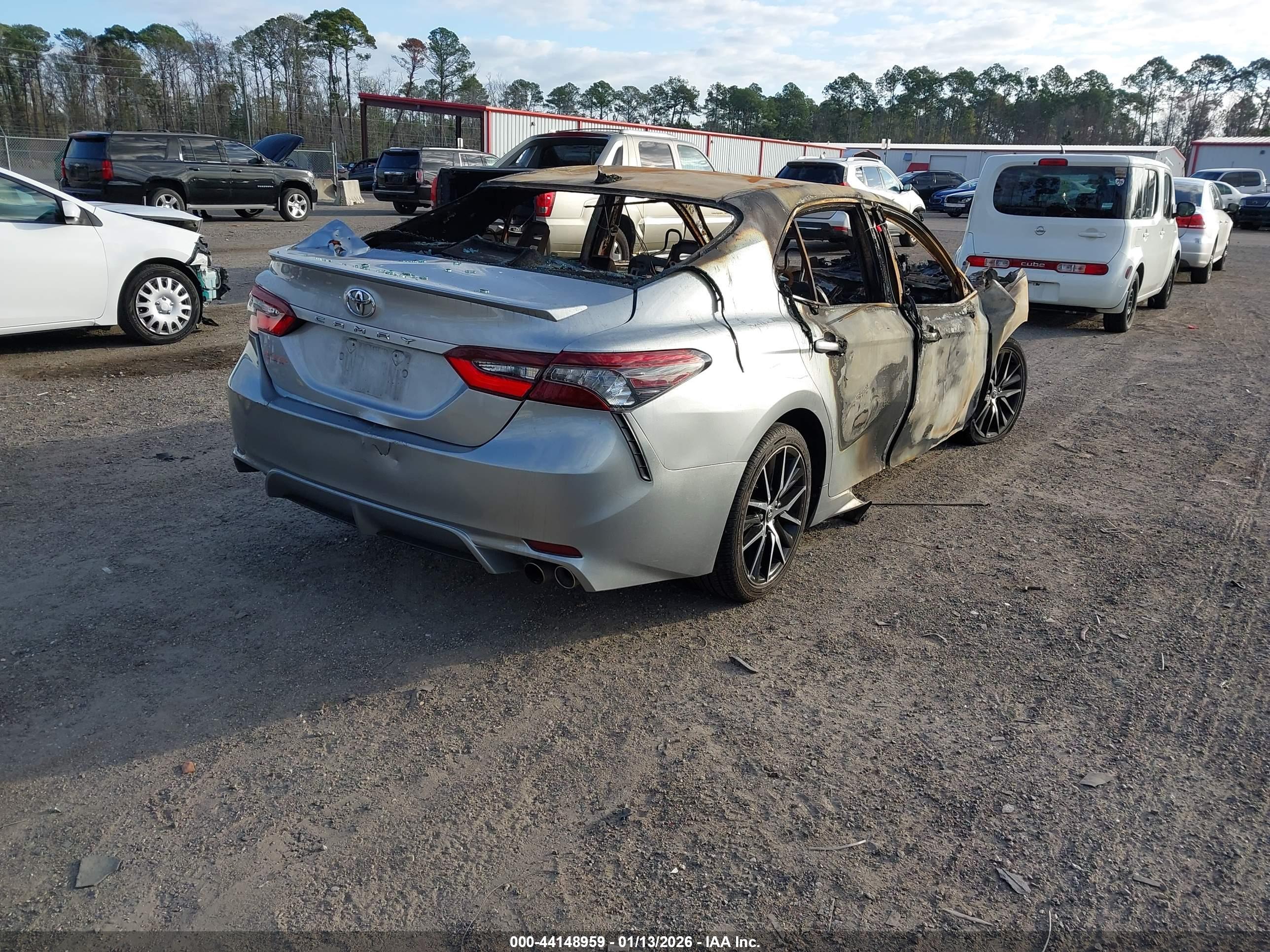 TOYOTA CAMRY image 4
