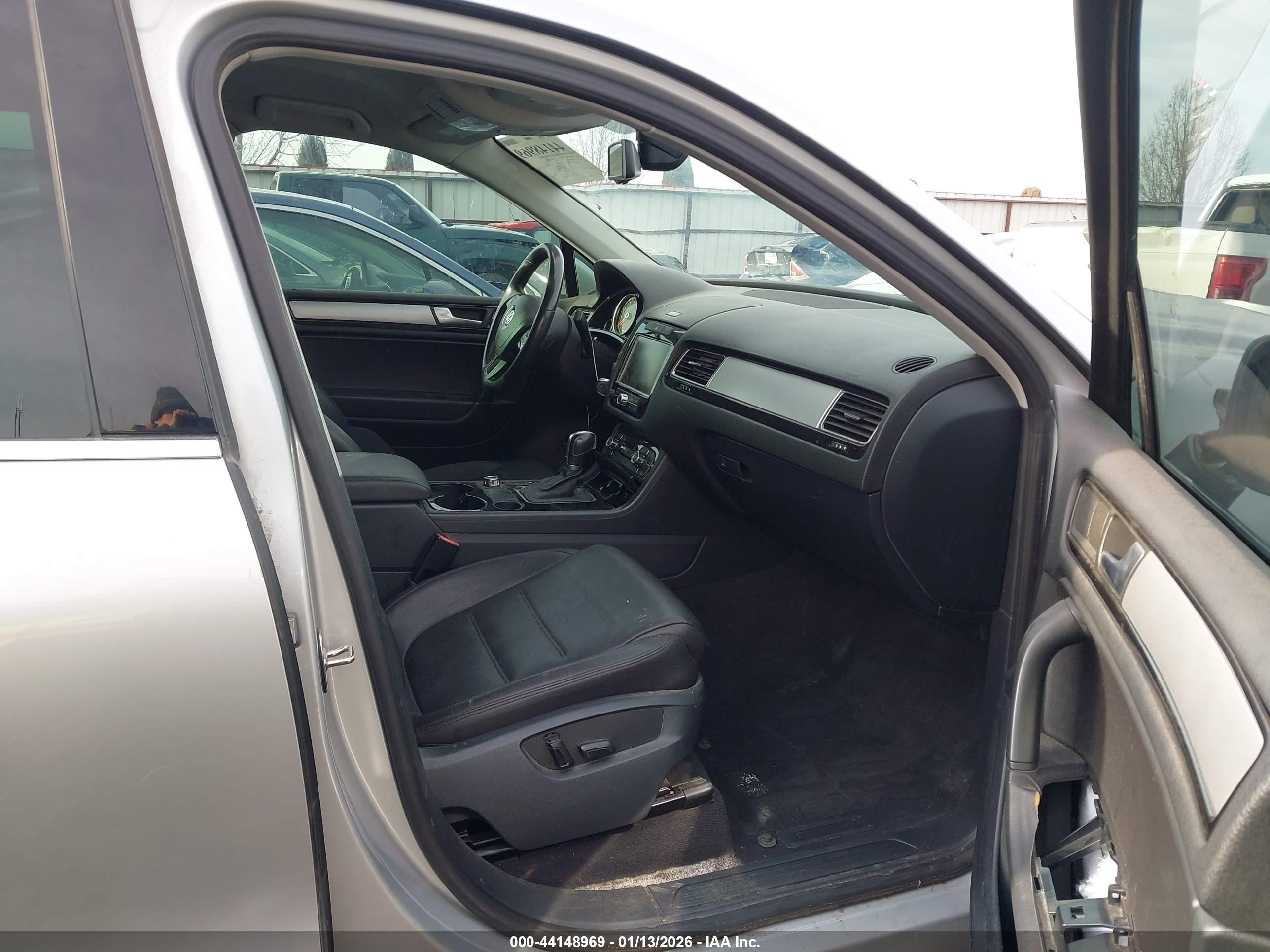 VOLKSWAGEN TOUAREG image 5