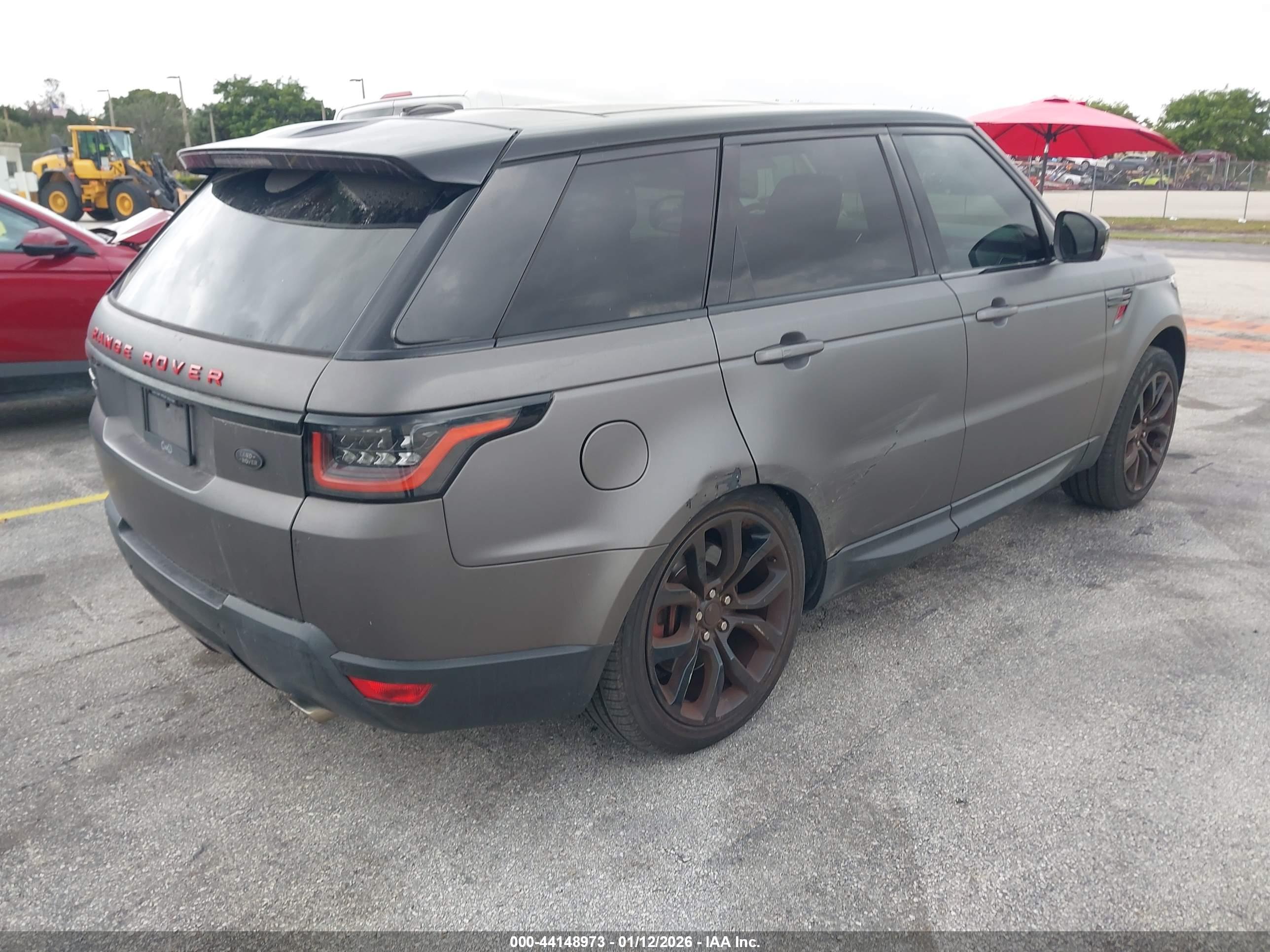 LAND ROVER image 4