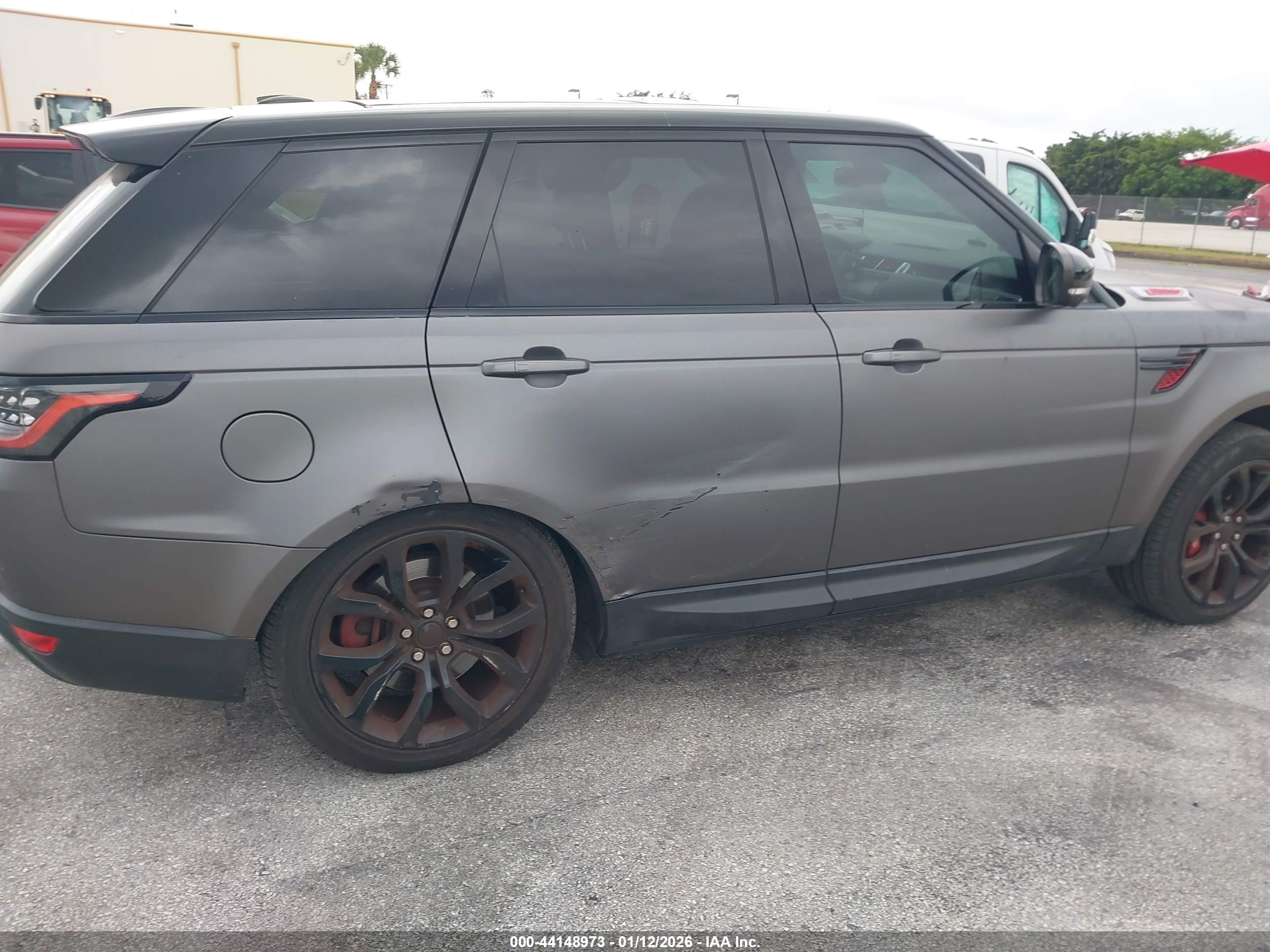 LAND ROVER image 6