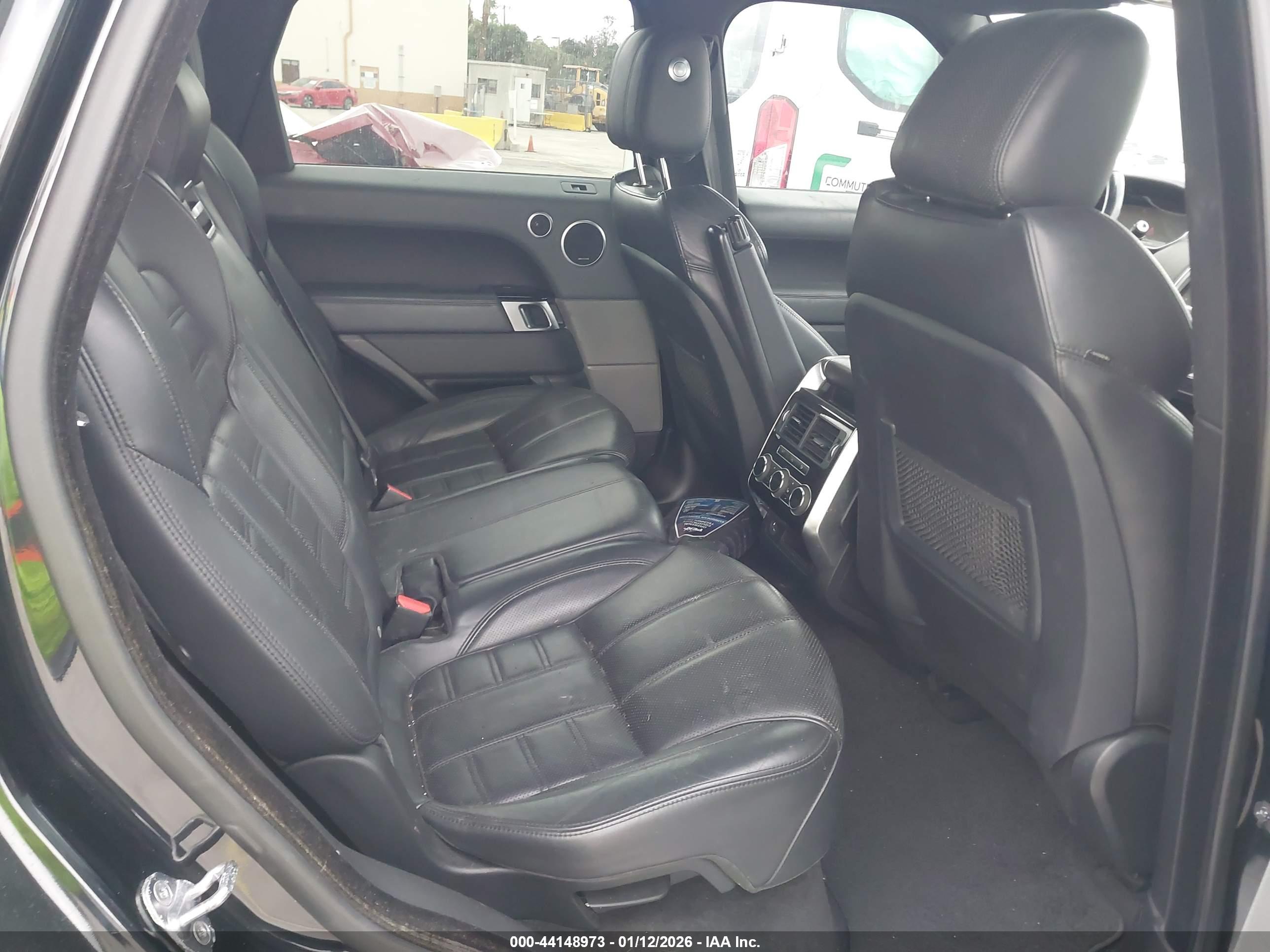 LAND ROVER image 8