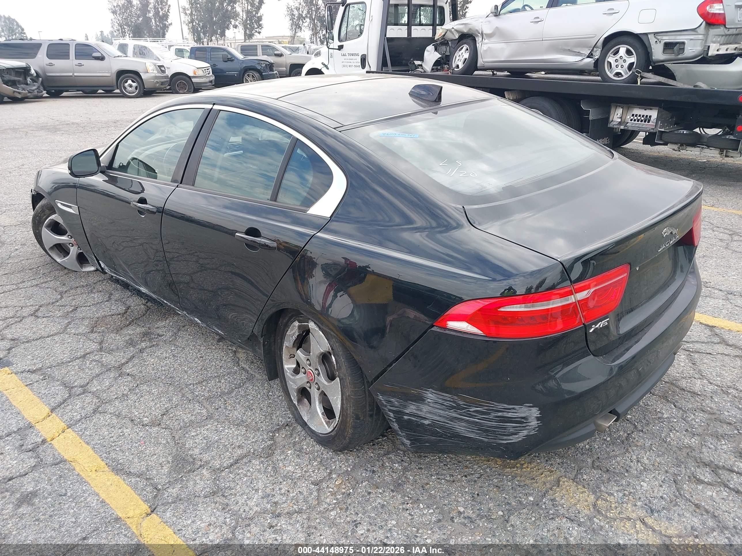JAGUAR XE image 3