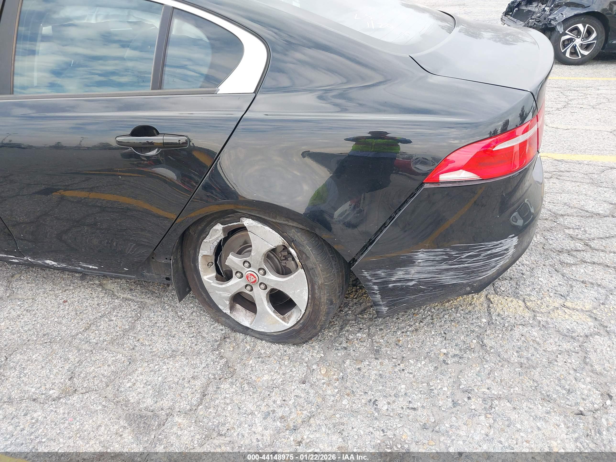 JAGUAR XE image 6