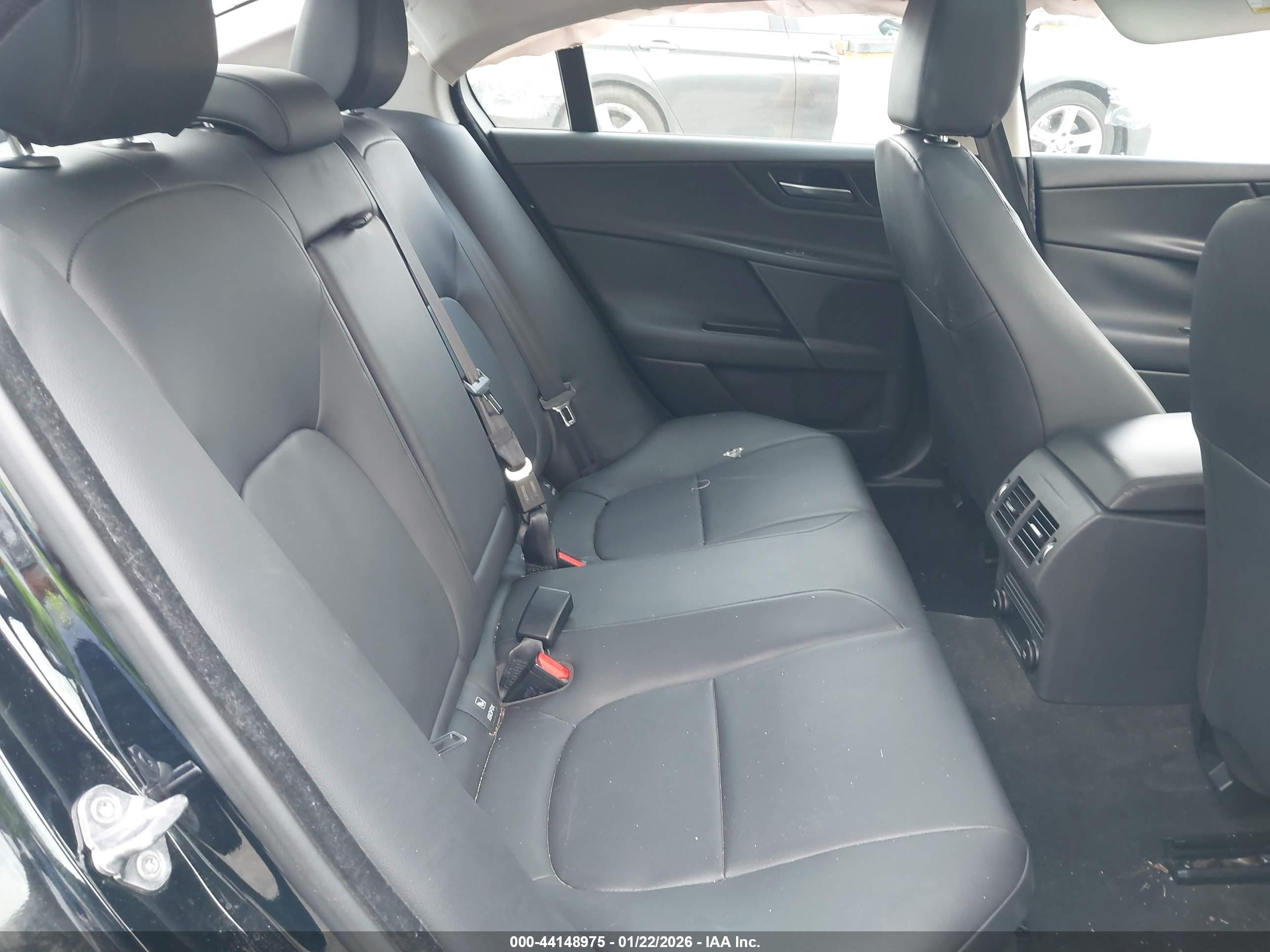 JAGUAR XE image 8