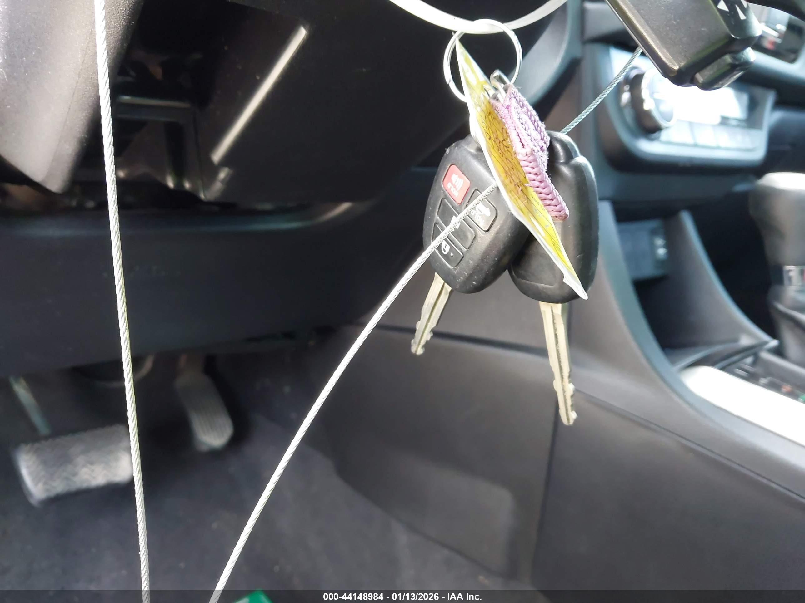 TOYOTA COROLLA image 11