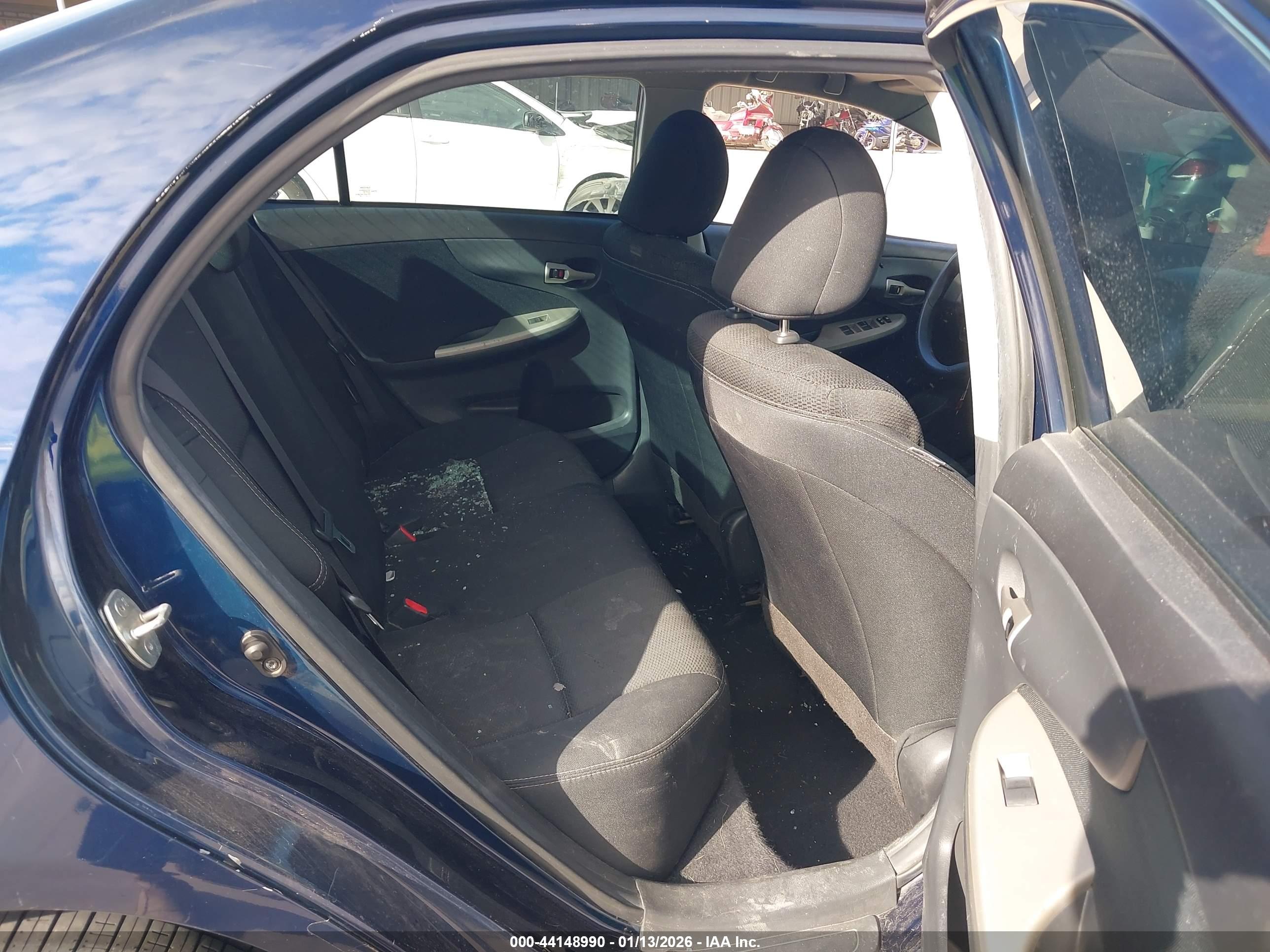 TOYOTA COROLLA image 8