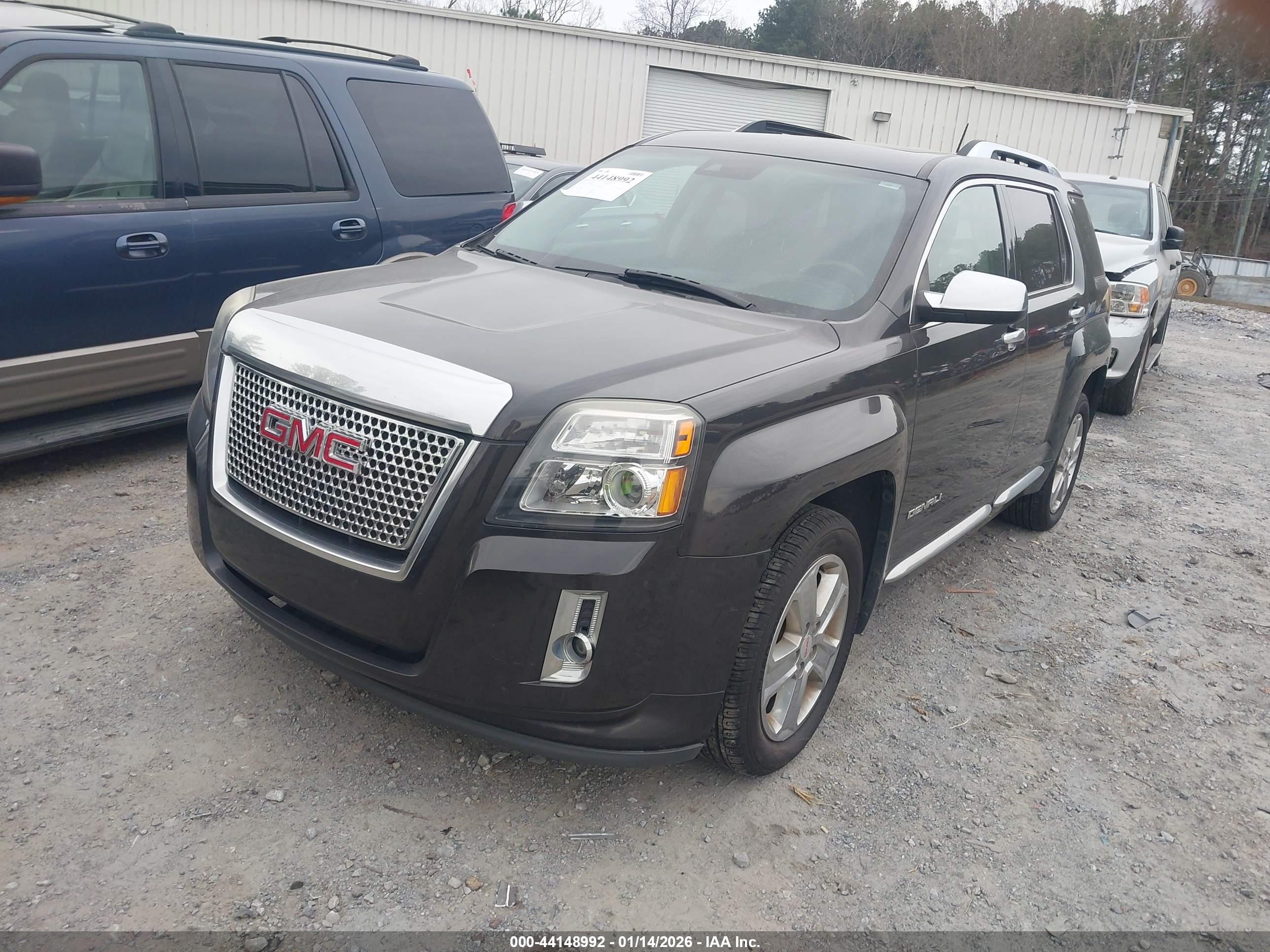 GMC TERRAIN image 2