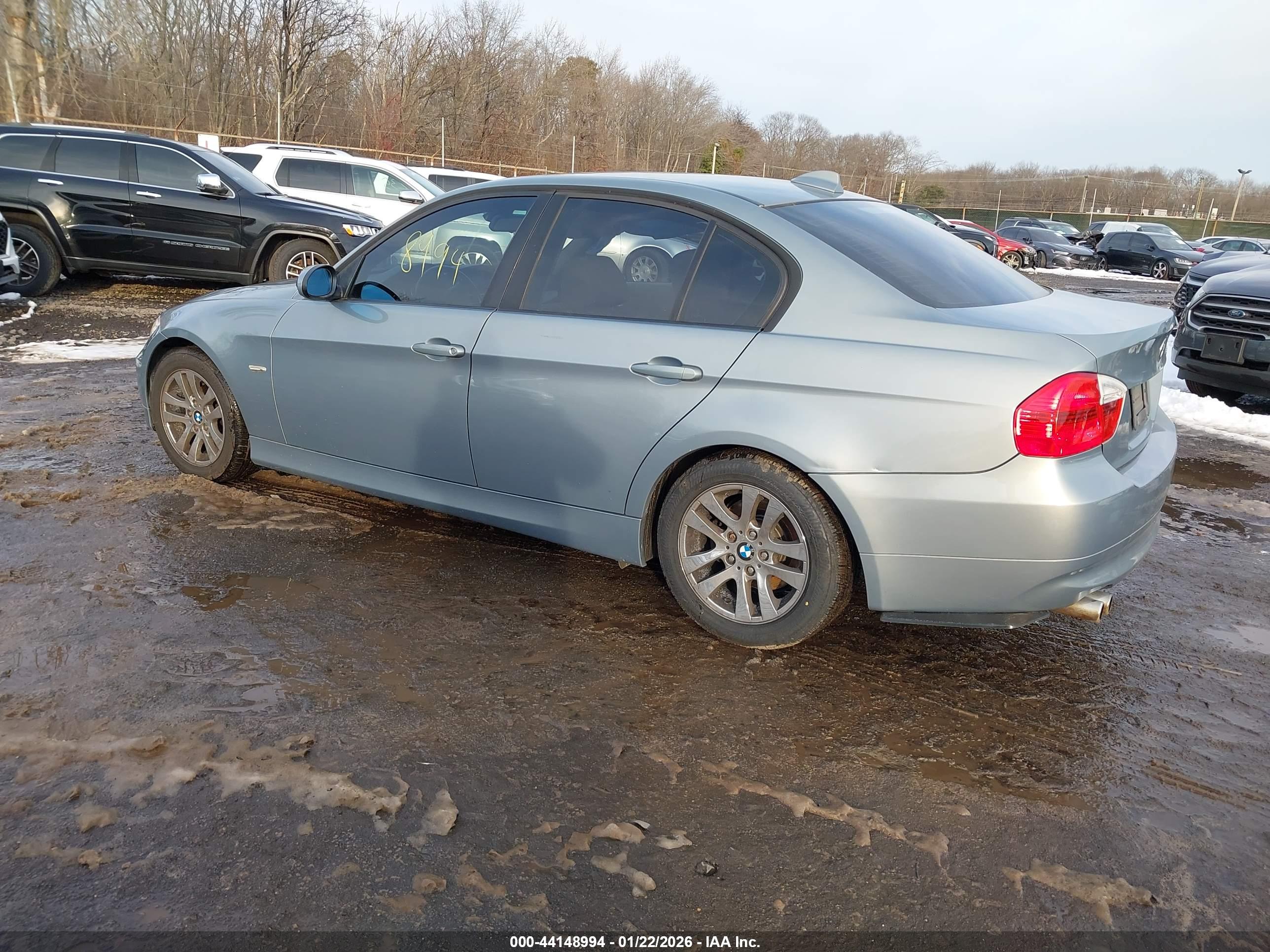 BMW 328I image 3