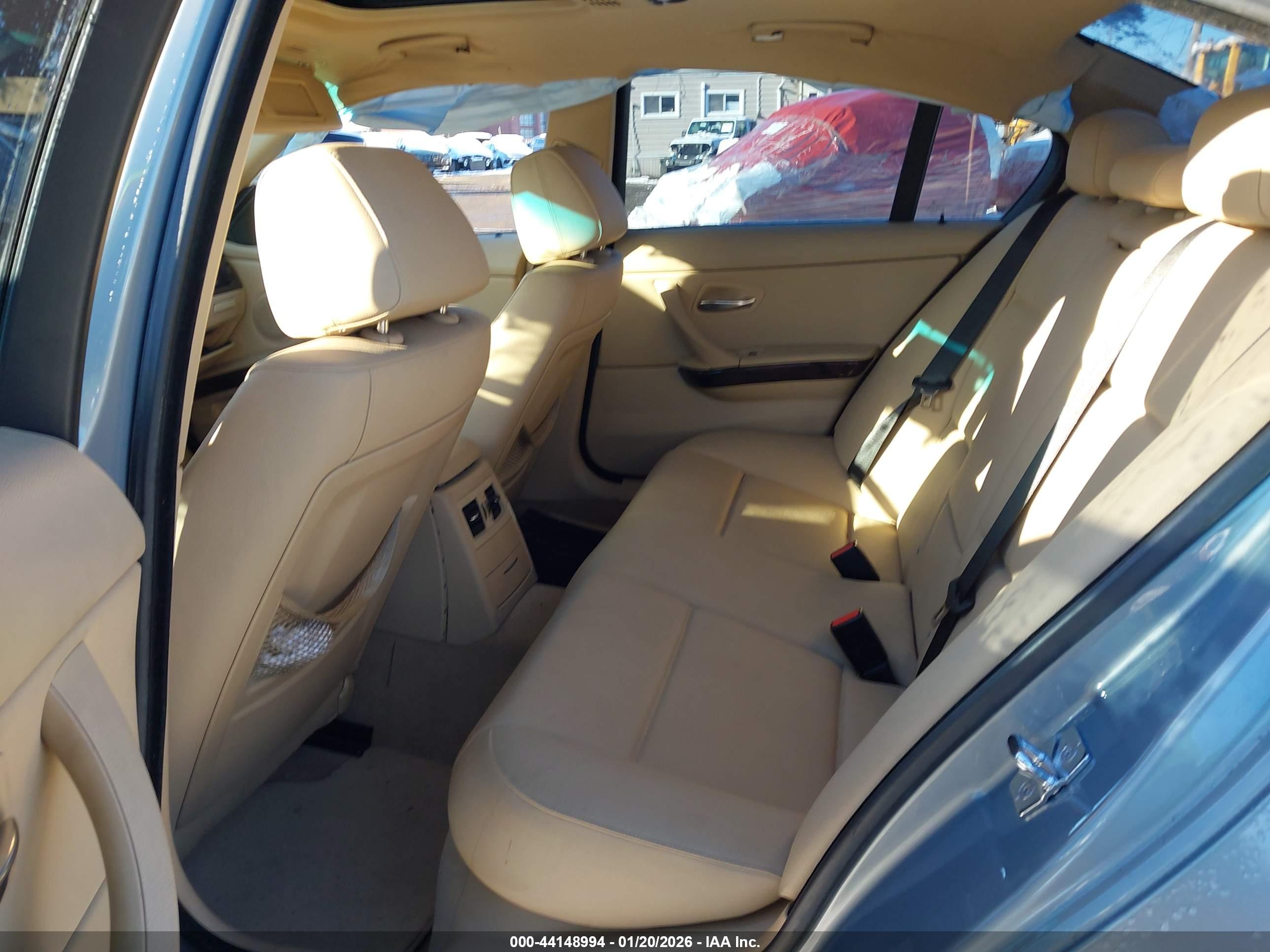 BMW 328I image 8