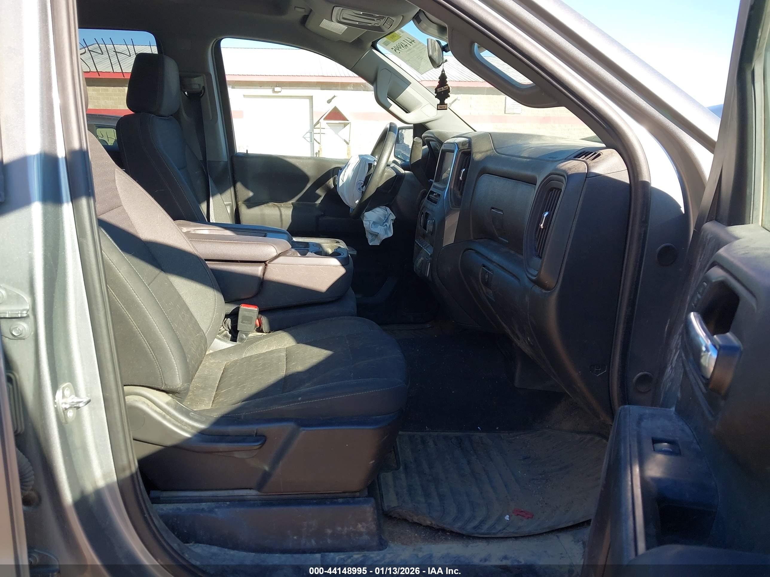 CHEVROLET SILVERADO image 5