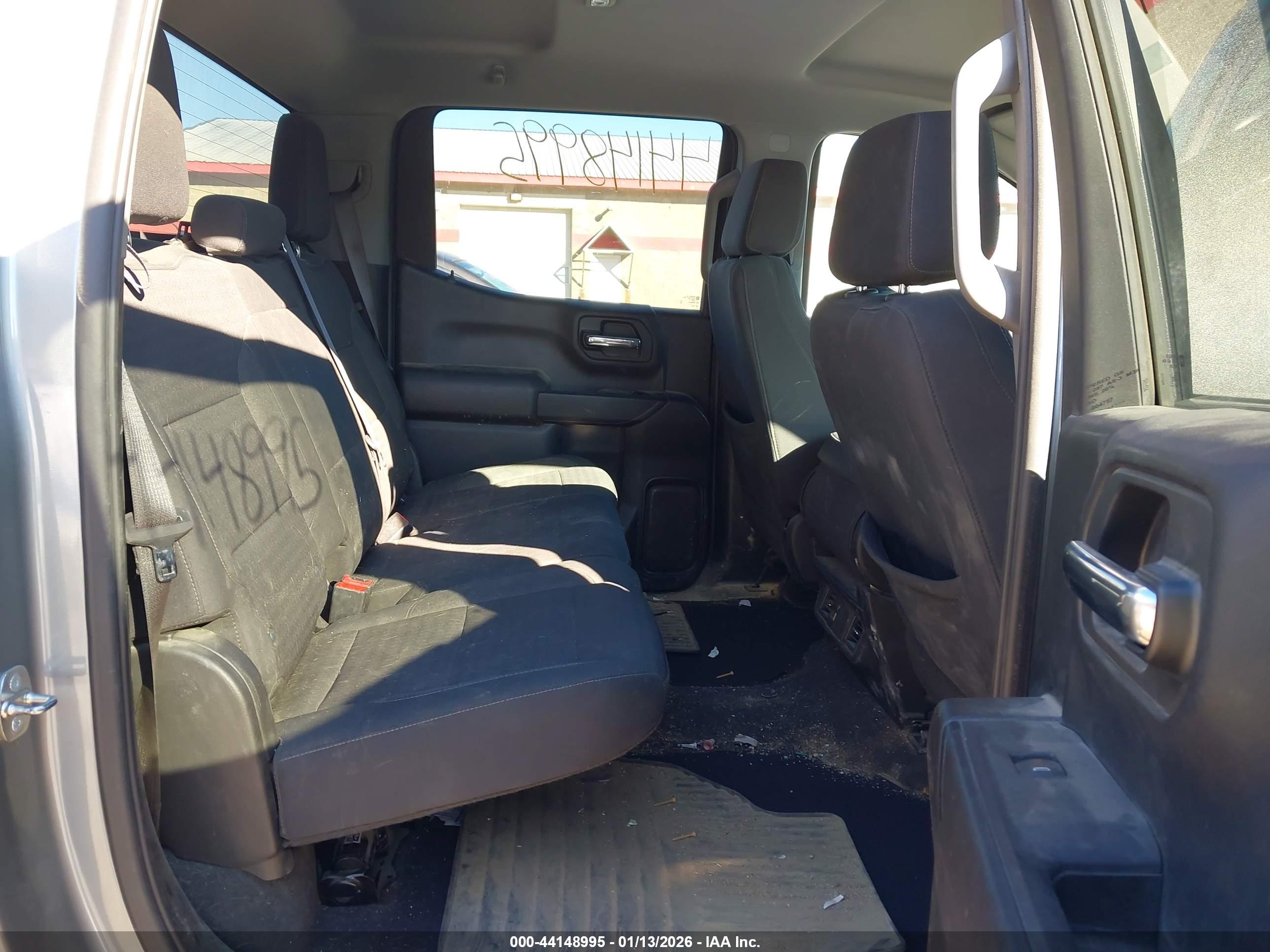 CHEVROLET SILVERADO image 8