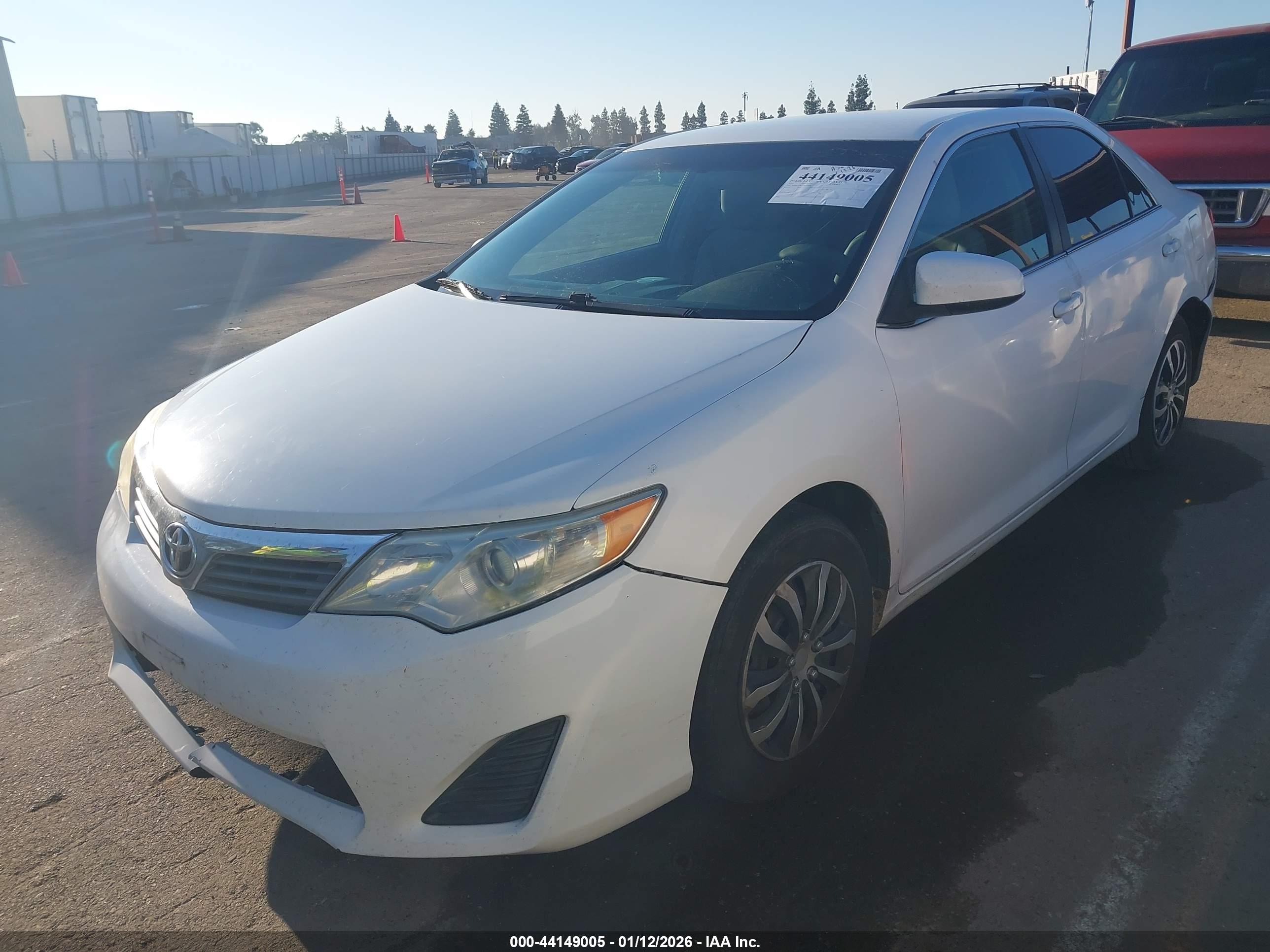 TOYOTA CAMRY image 2