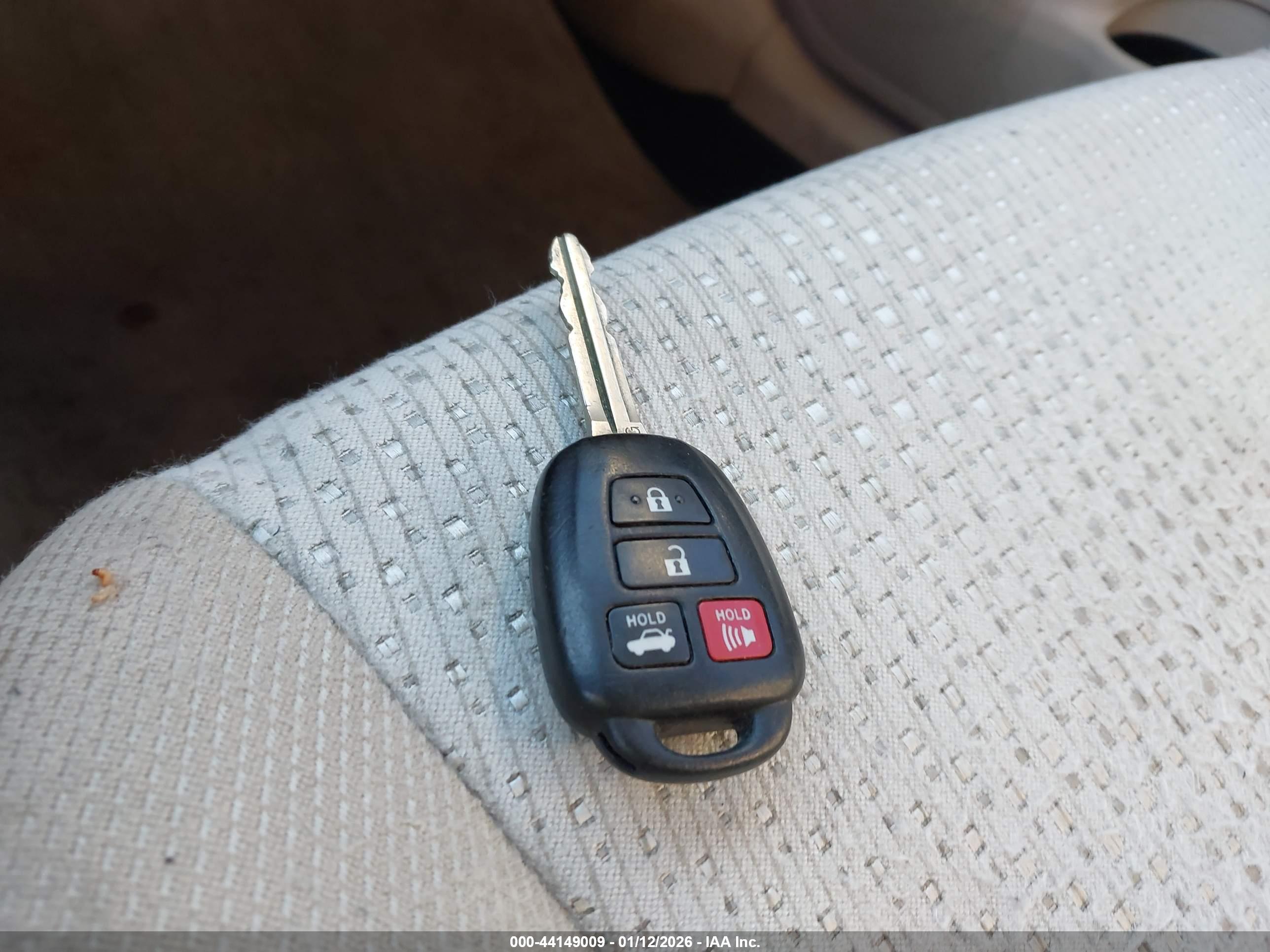 TOYOTA CAMRY image 11