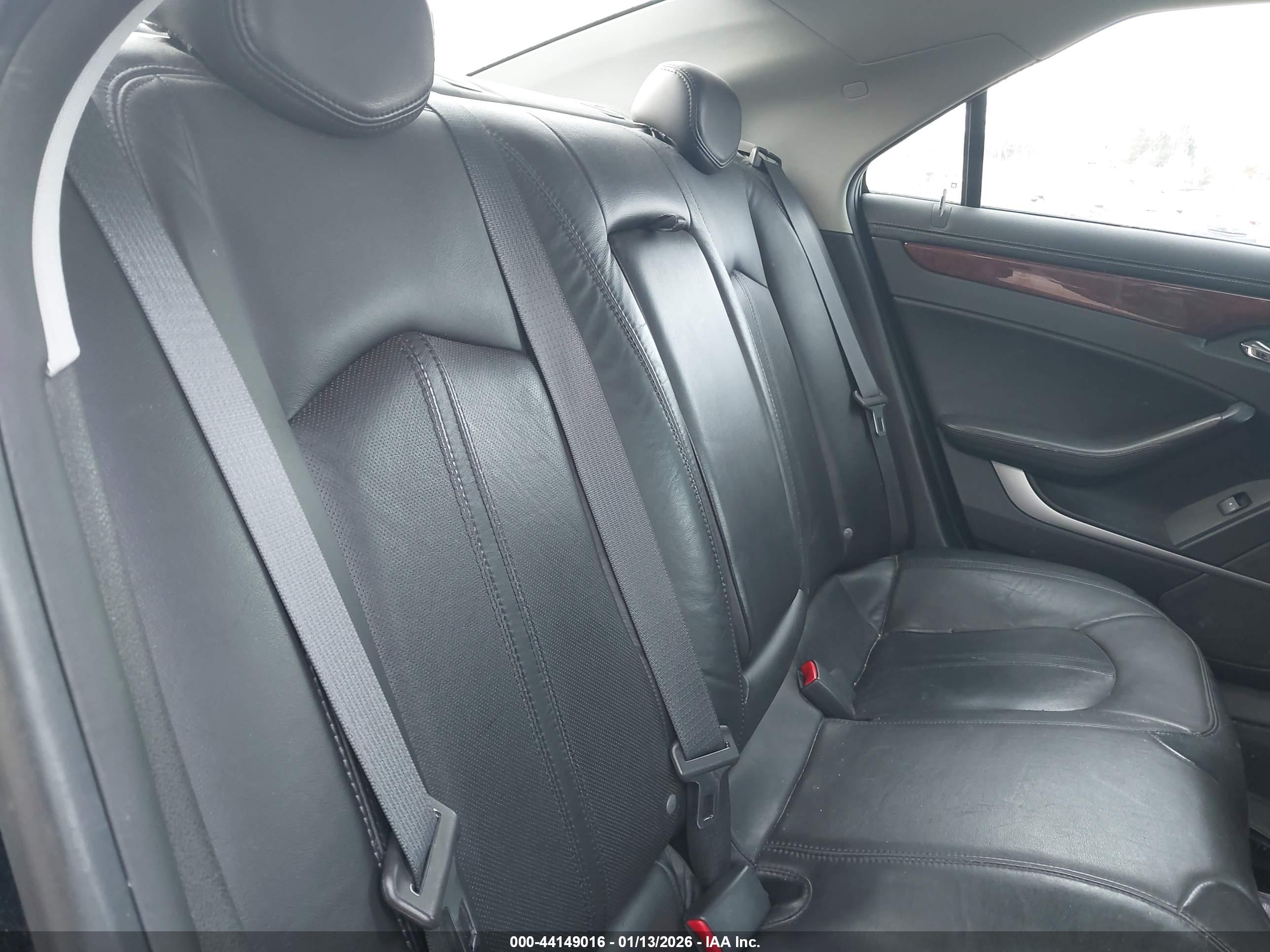 CADILLAC CTS image 8