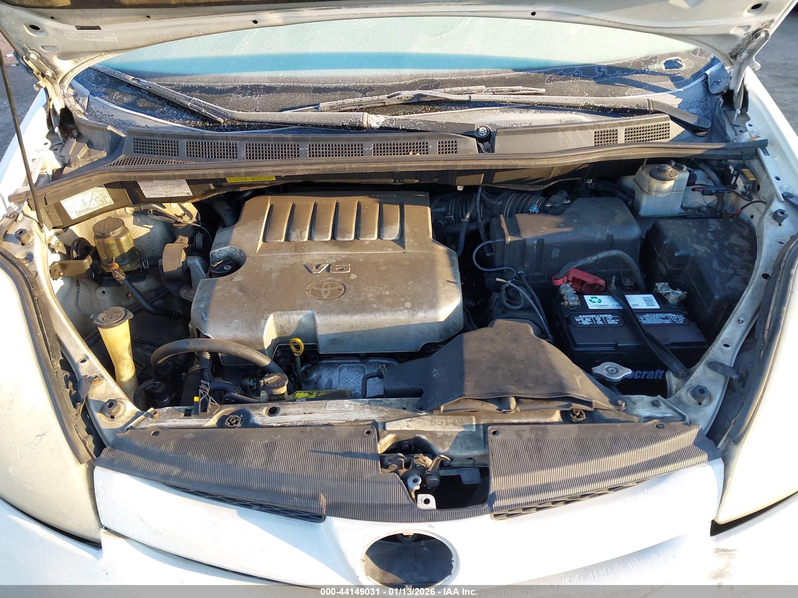 TOYOTA SIENNA image 10