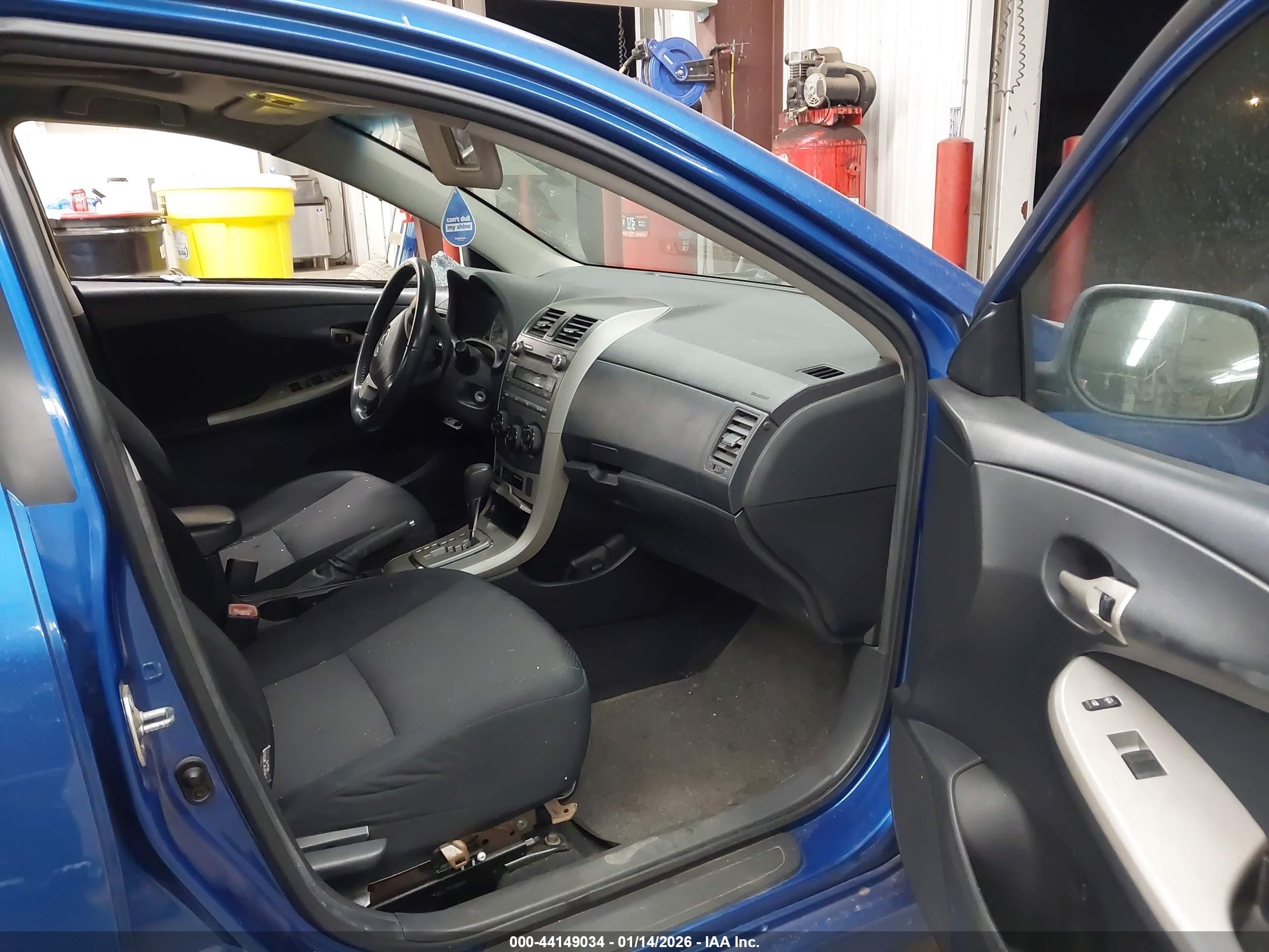 TOYOTA COROLLA image 5
