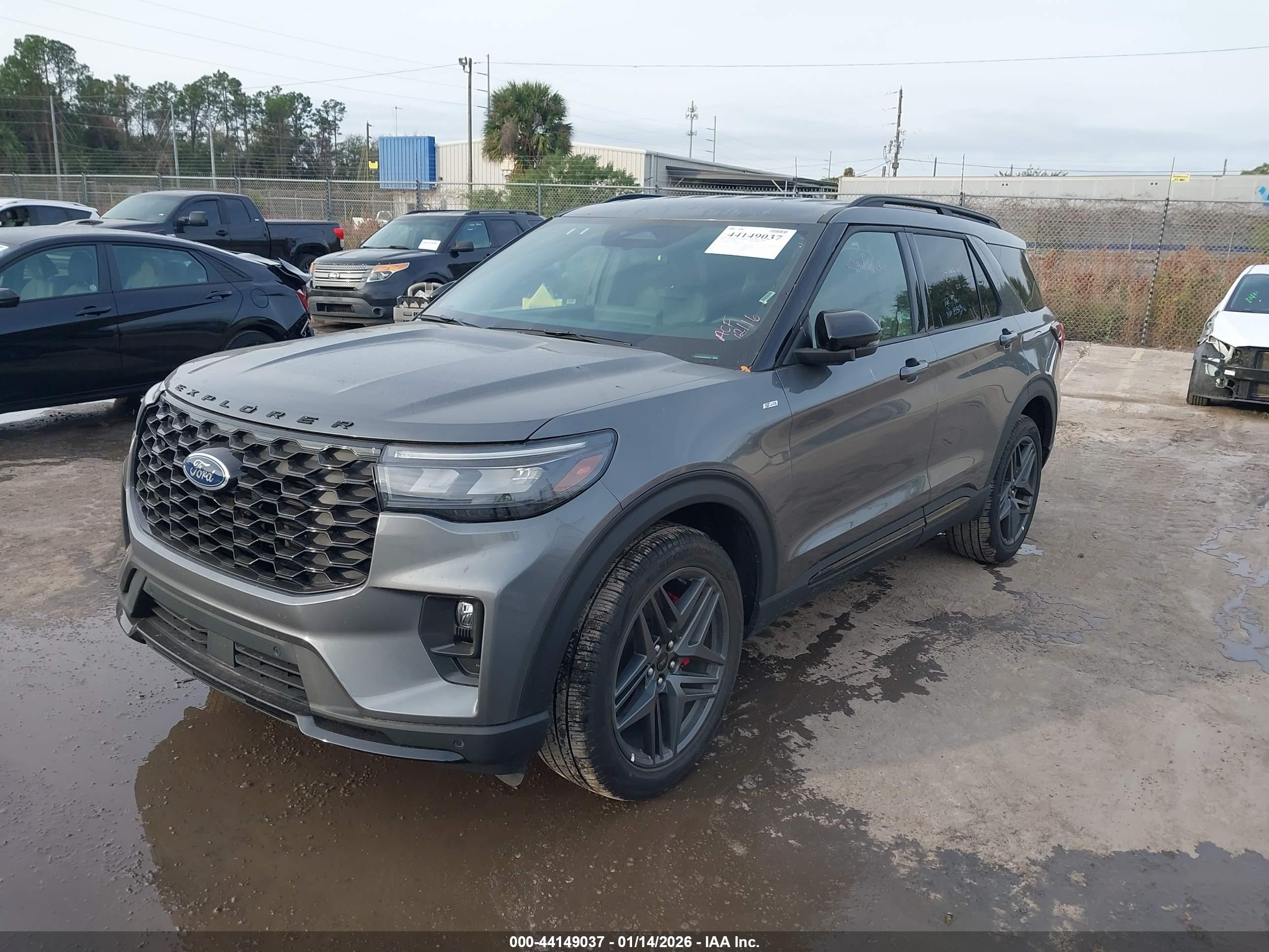 FORD EXPLORER image 2