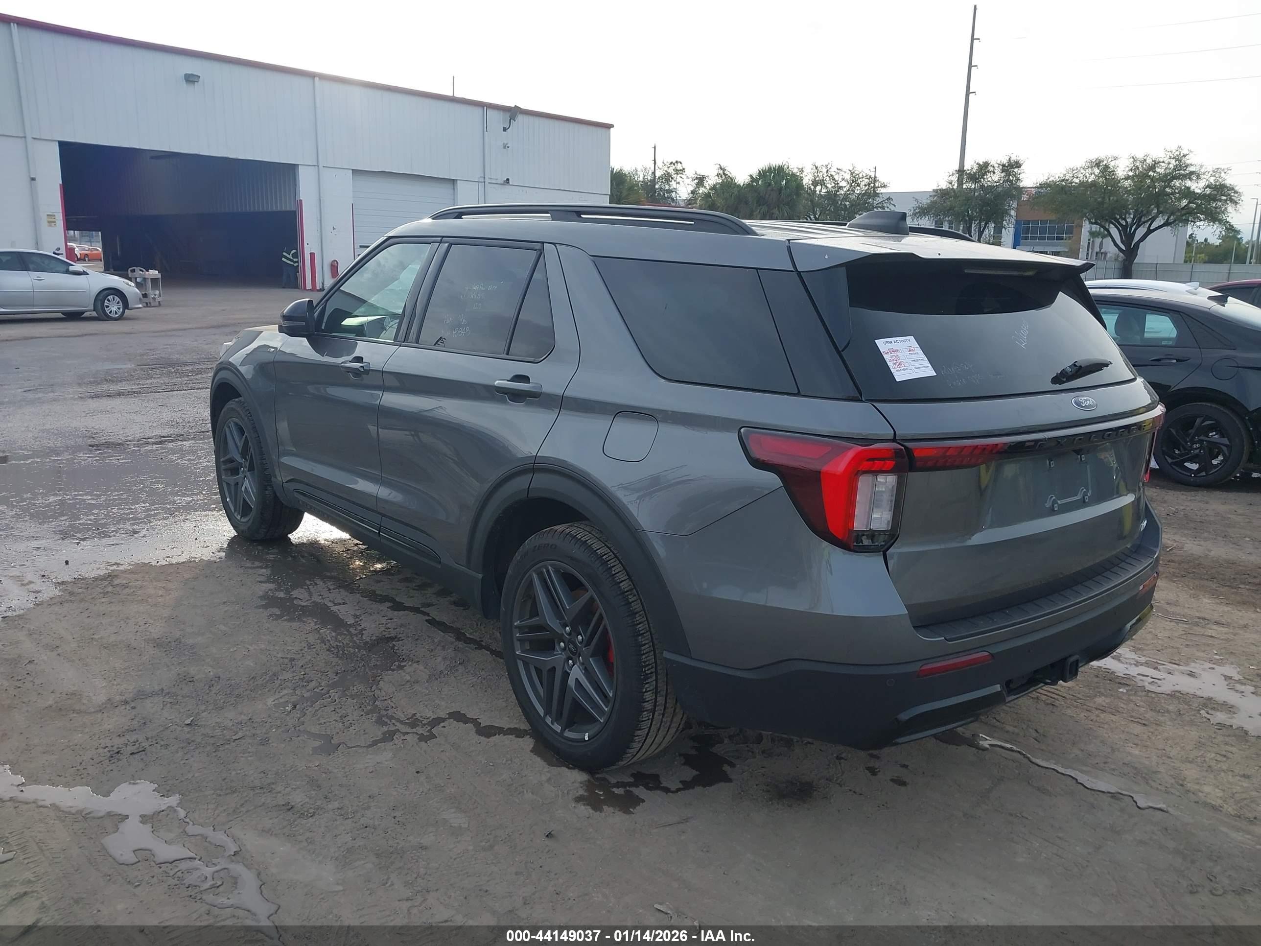 FORD EXPLORER image 3