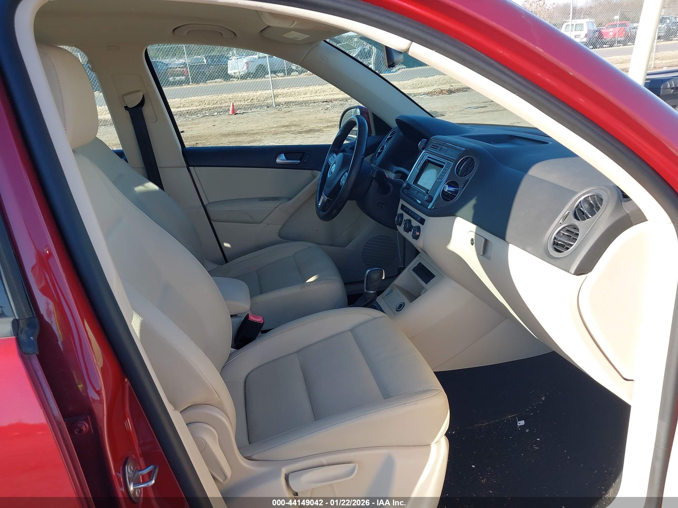 VOLKSWAGEN TIGUAN image 5