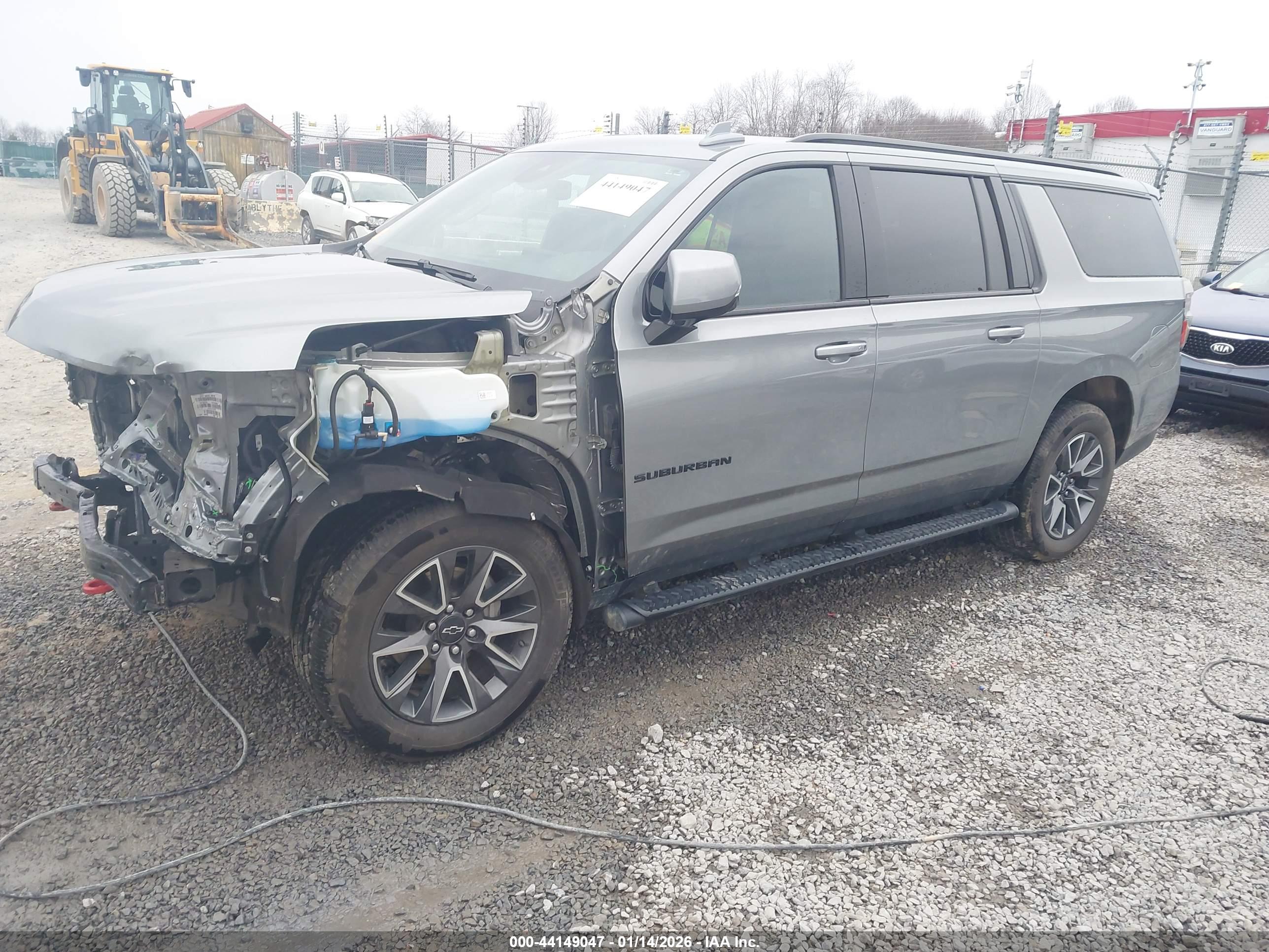 CHEVROLET SUBURBAN image 2
