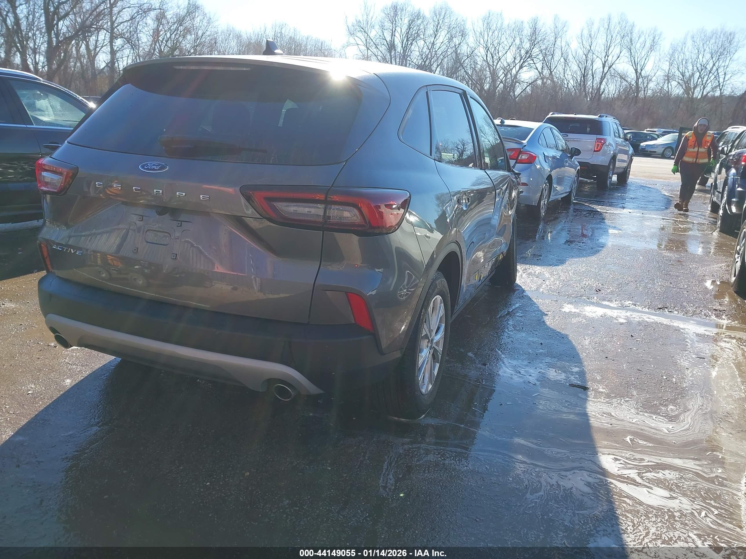 FORD ESCAPE image 4