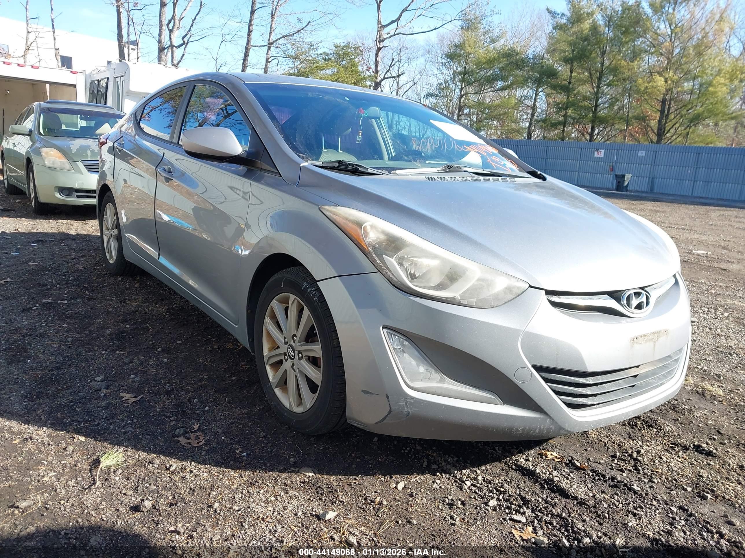 HYUNDAI ELANTRA image 6