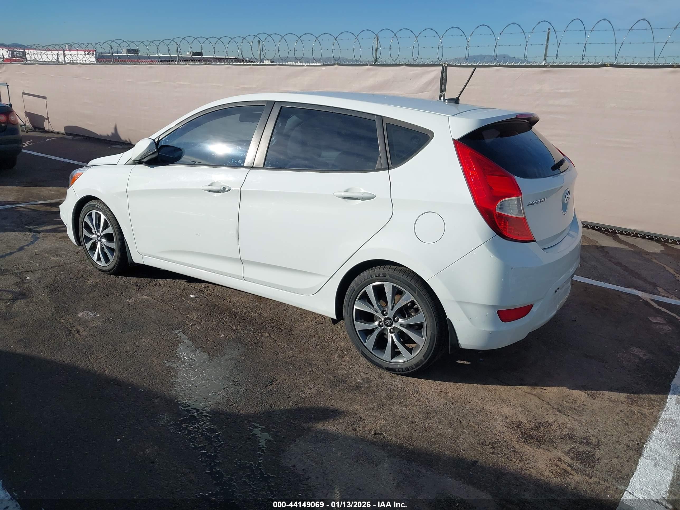 HYUNDAI ACCENT image 3