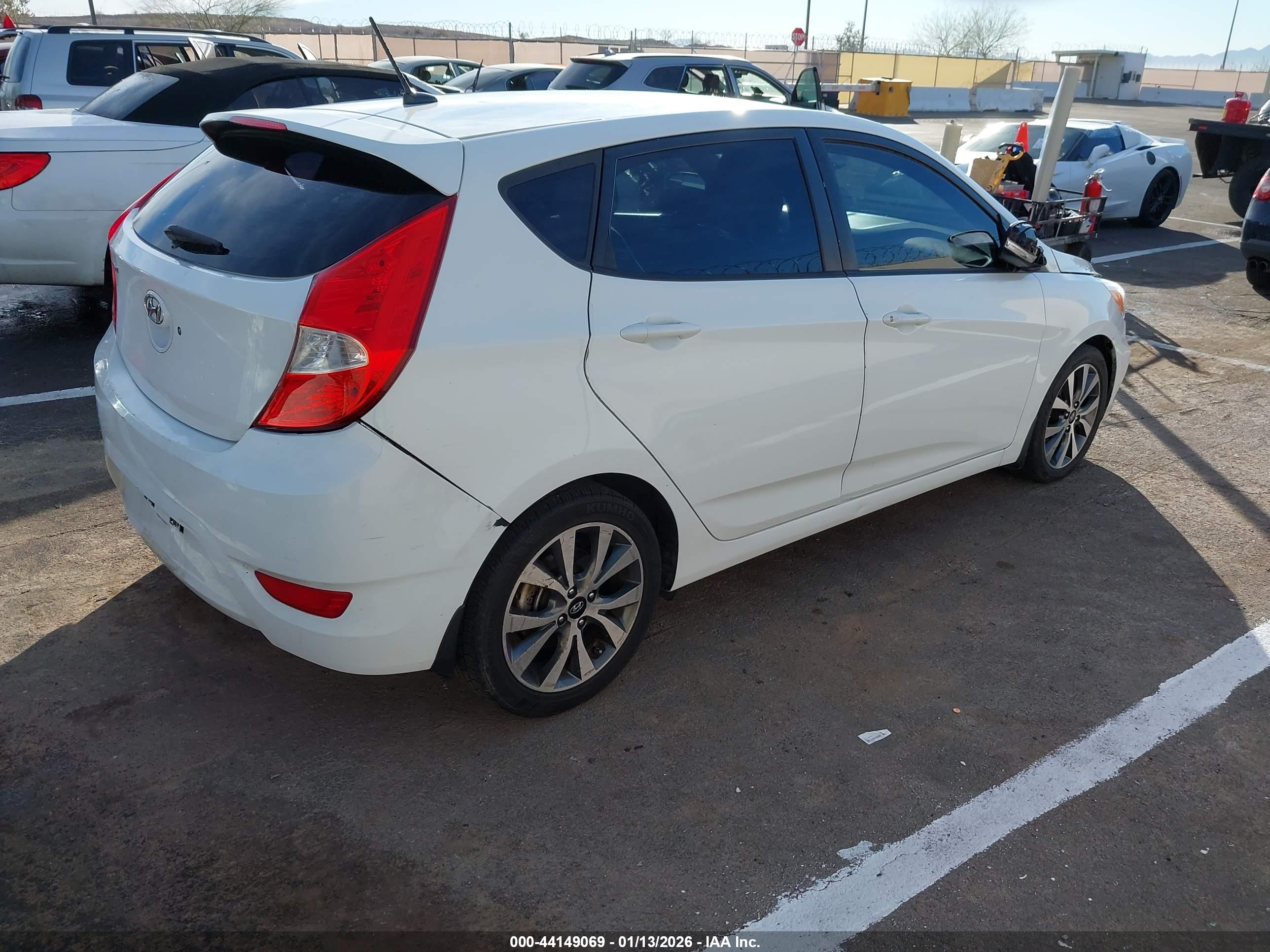 HYUNDAI ACCENT image 4