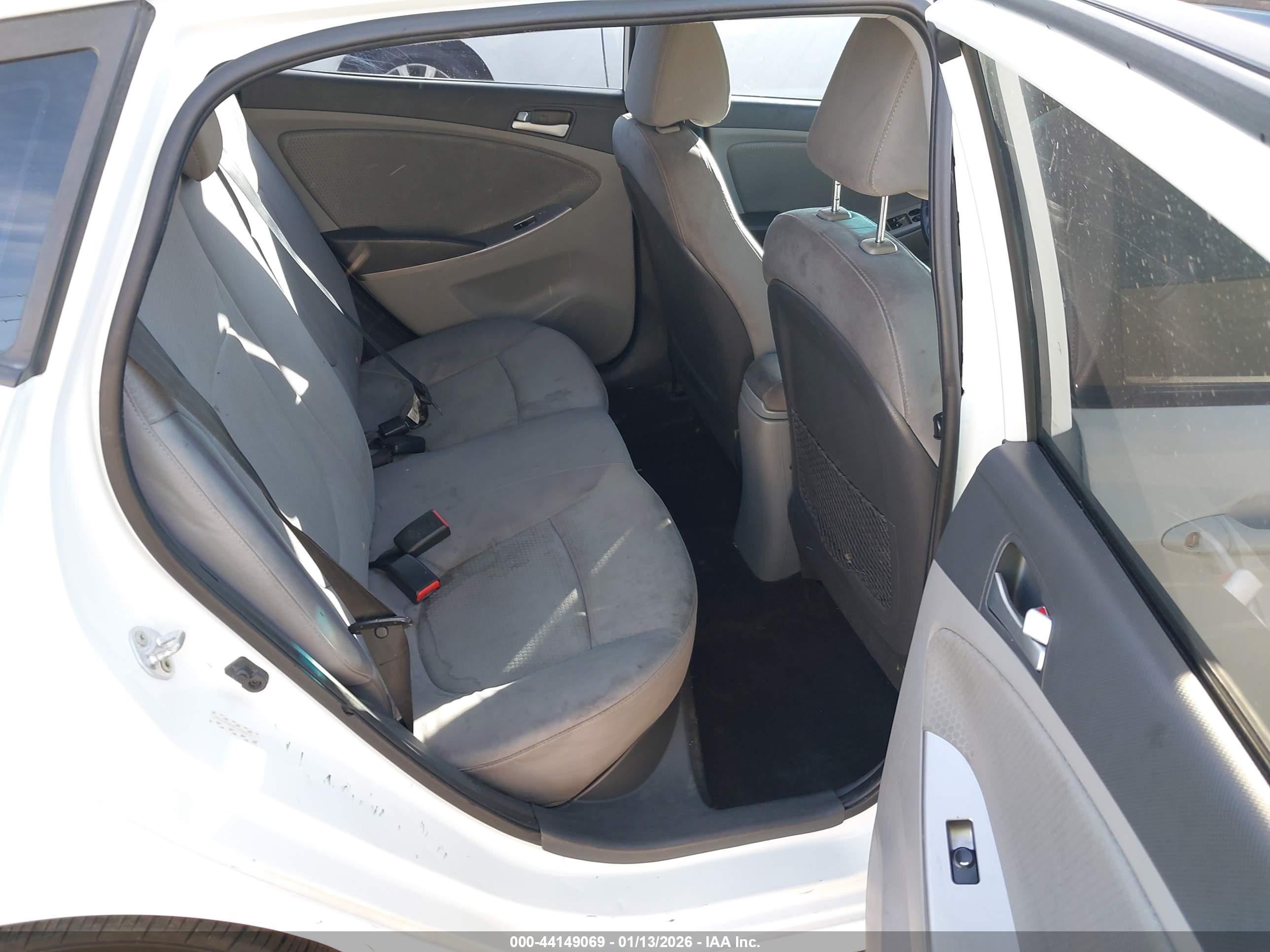 HYUNDAI ACCENT image 8