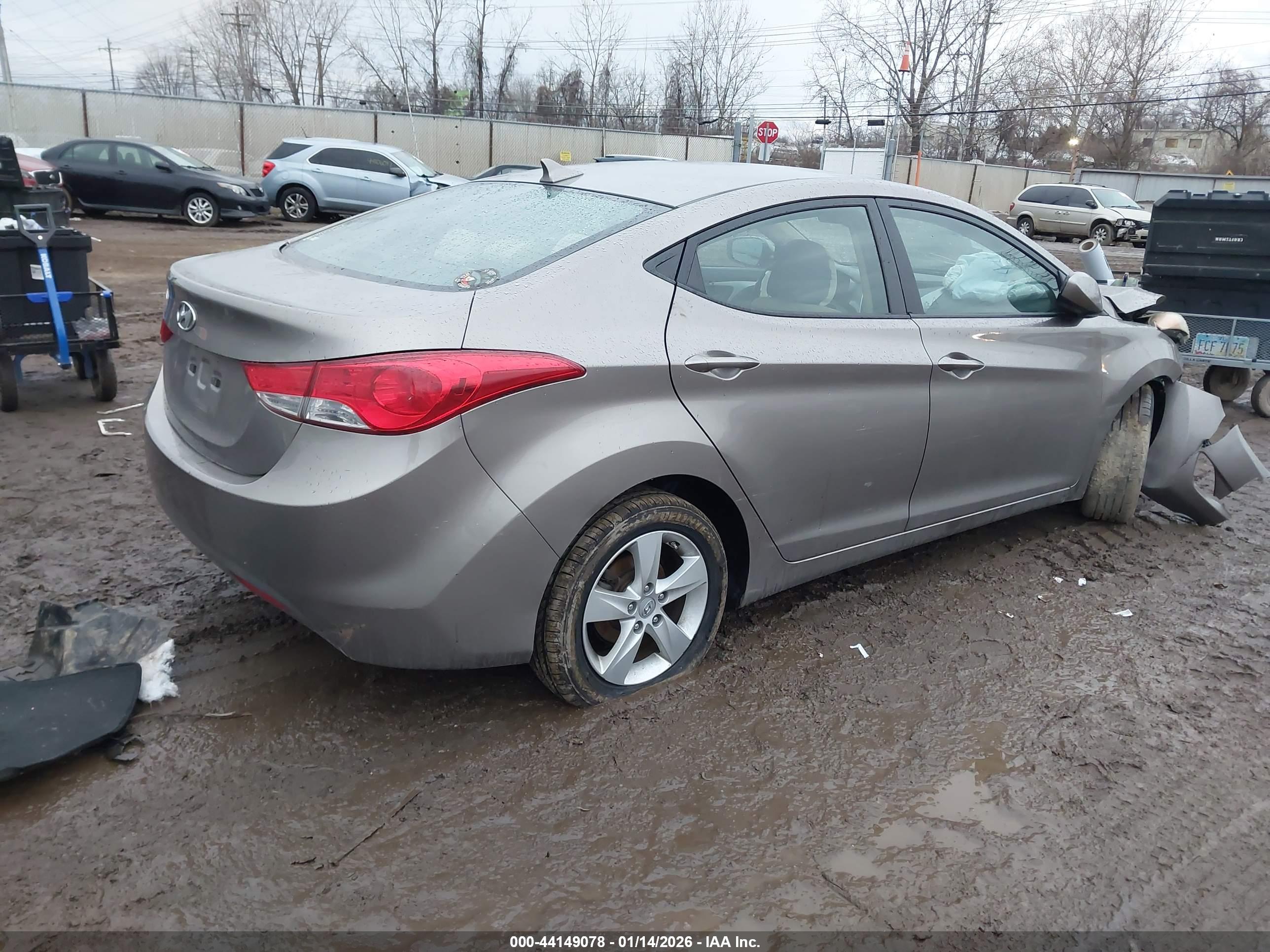 HYUNDAI ELANTRA image 4