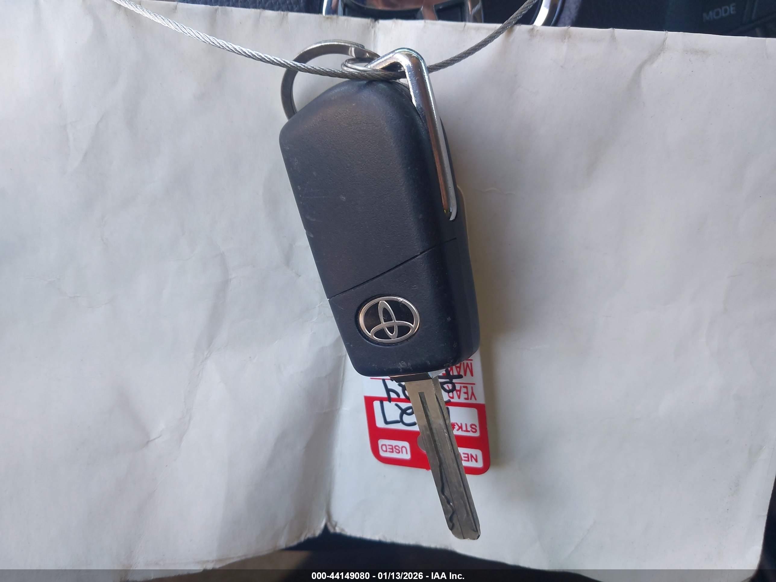 TOYOTA COROLLA image 11