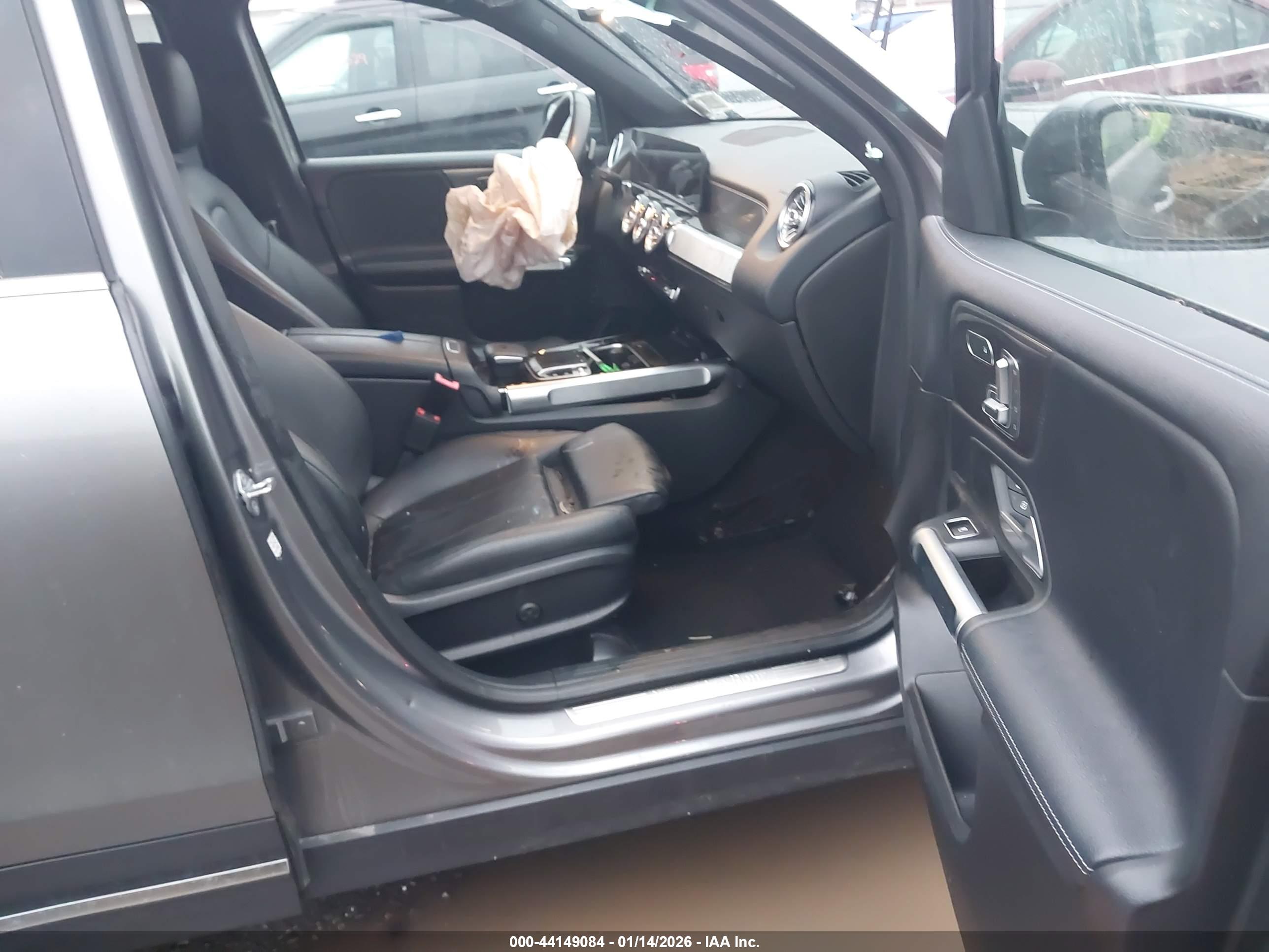 MERCEDES-BENZ GLB image 5