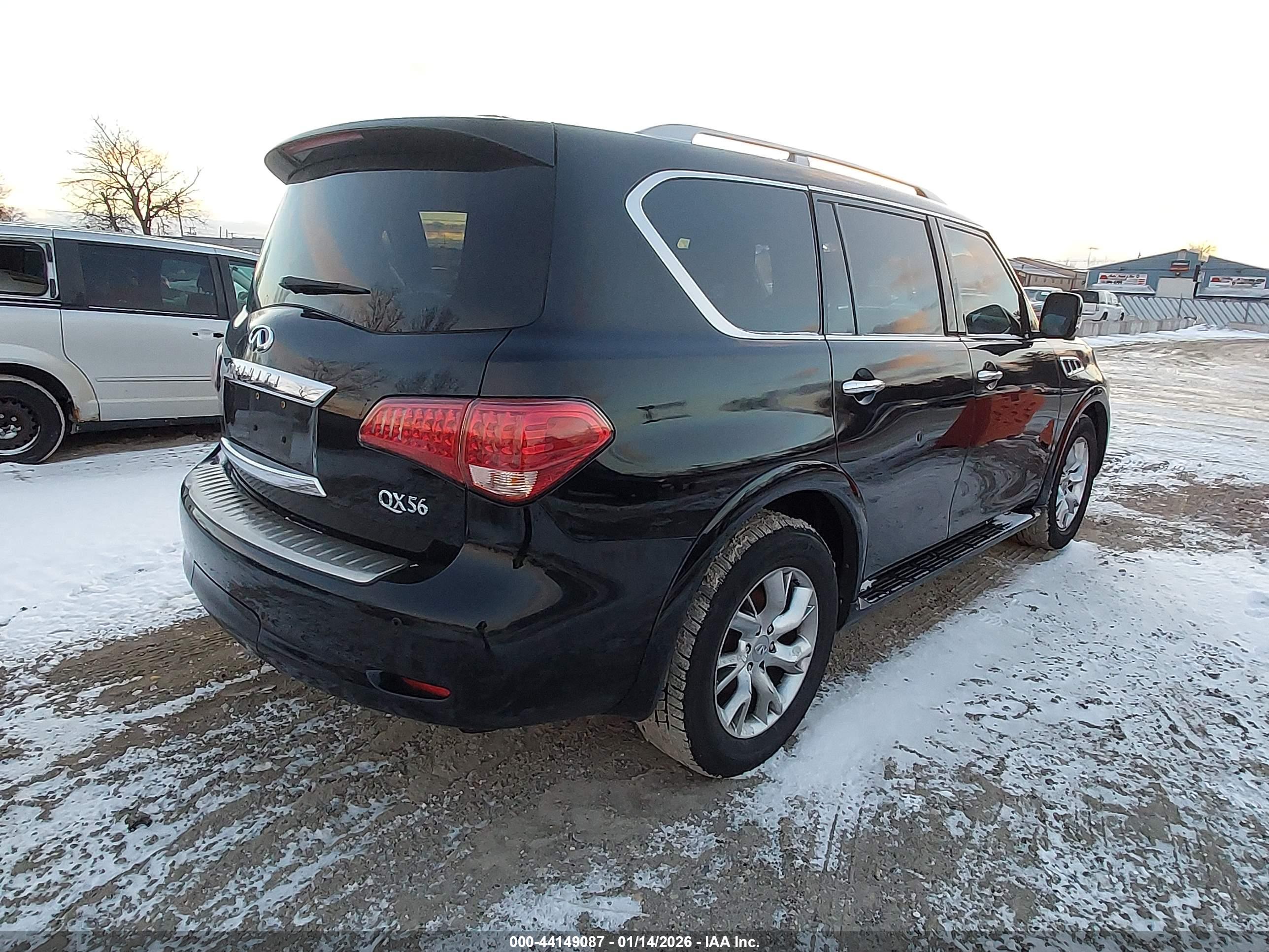 INFINITI QX56 image 4