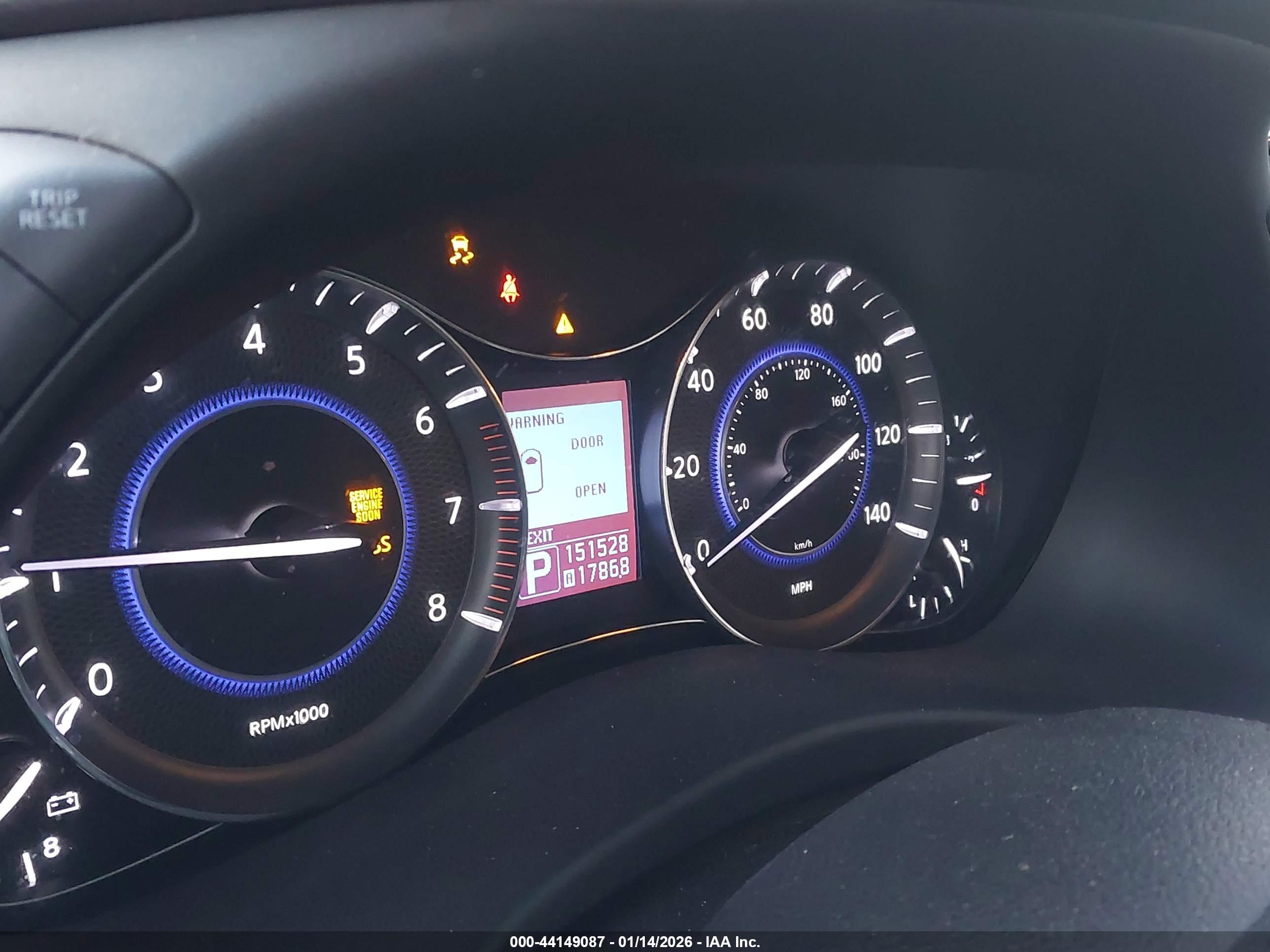 INFINITI QX56 image 7