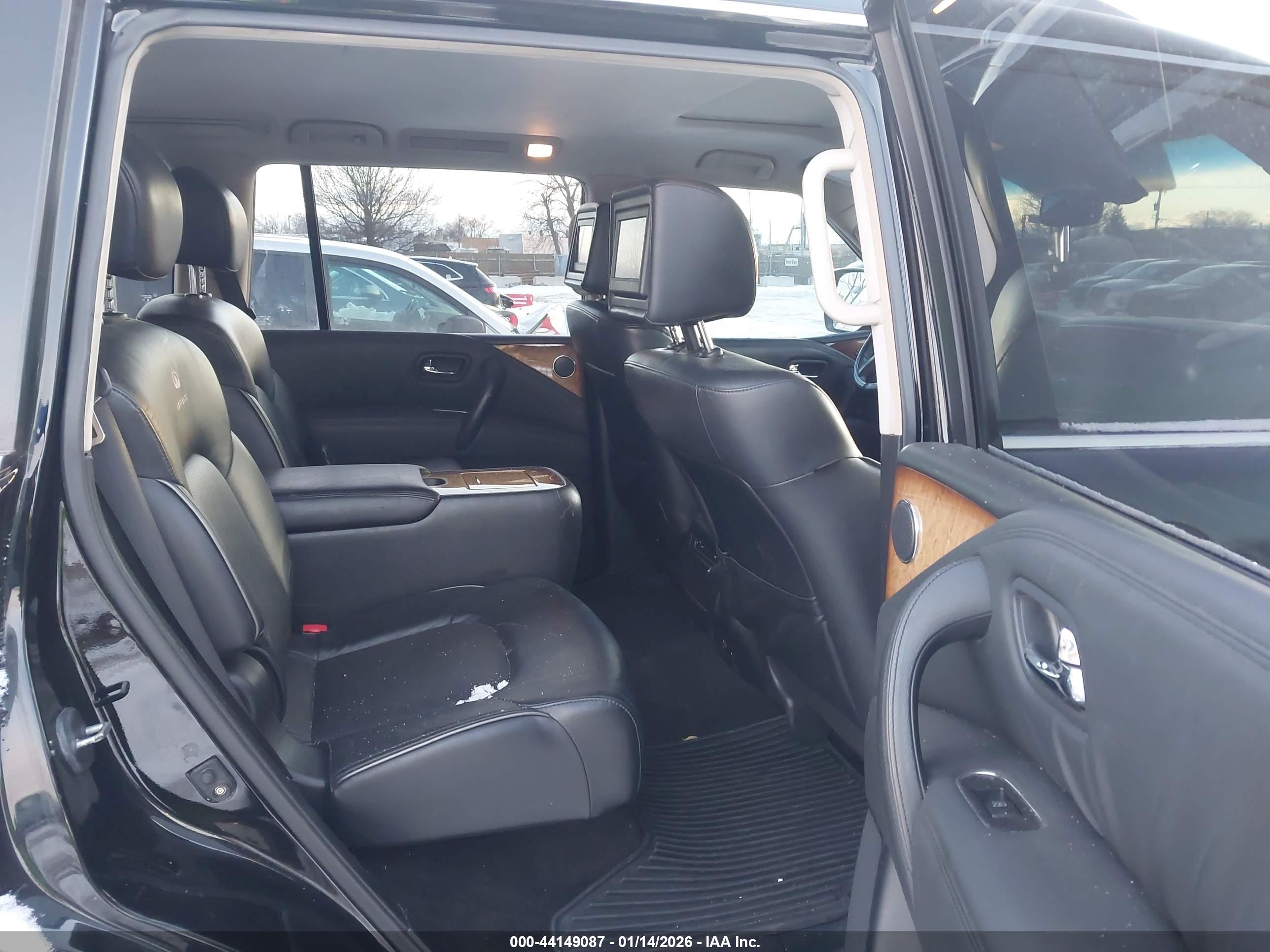 INFINITI QX56 image 8