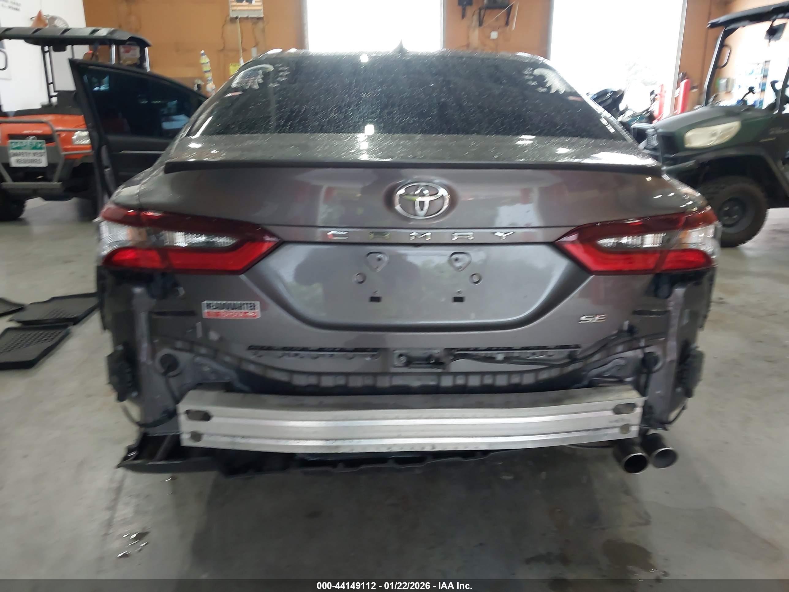 TOYOTA CAMRY image 6