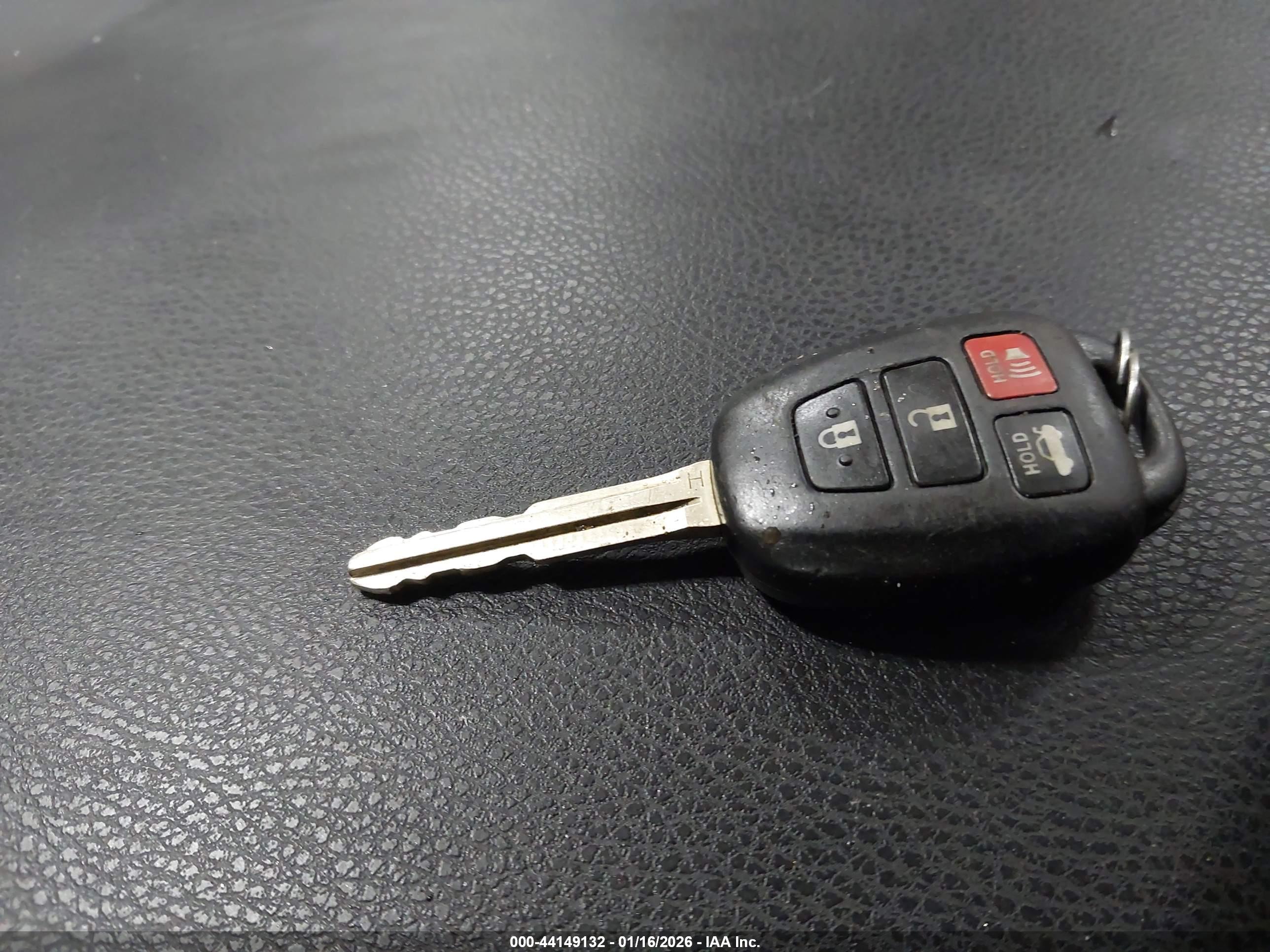 TOYOTA COROLLA image 11