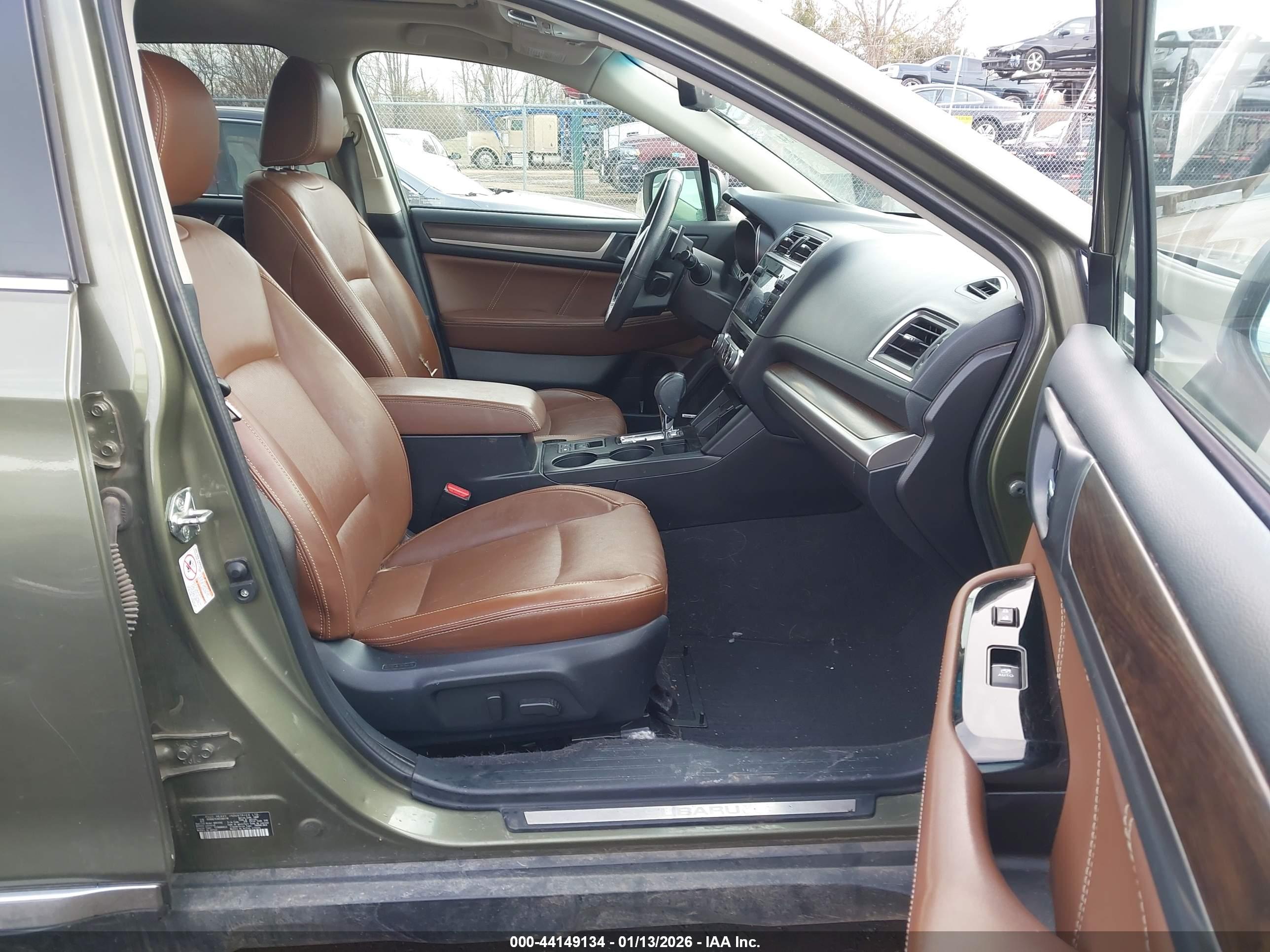 SUBARU OUTBACK image 5