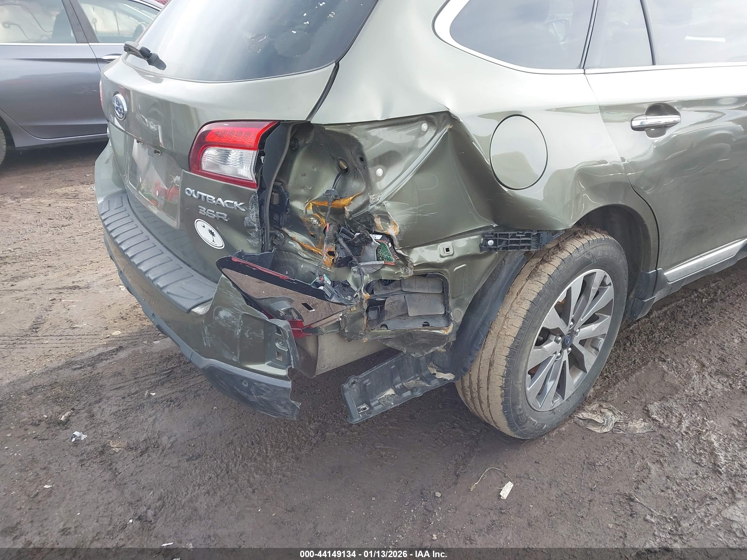 SUBARU OUTBACK image 6