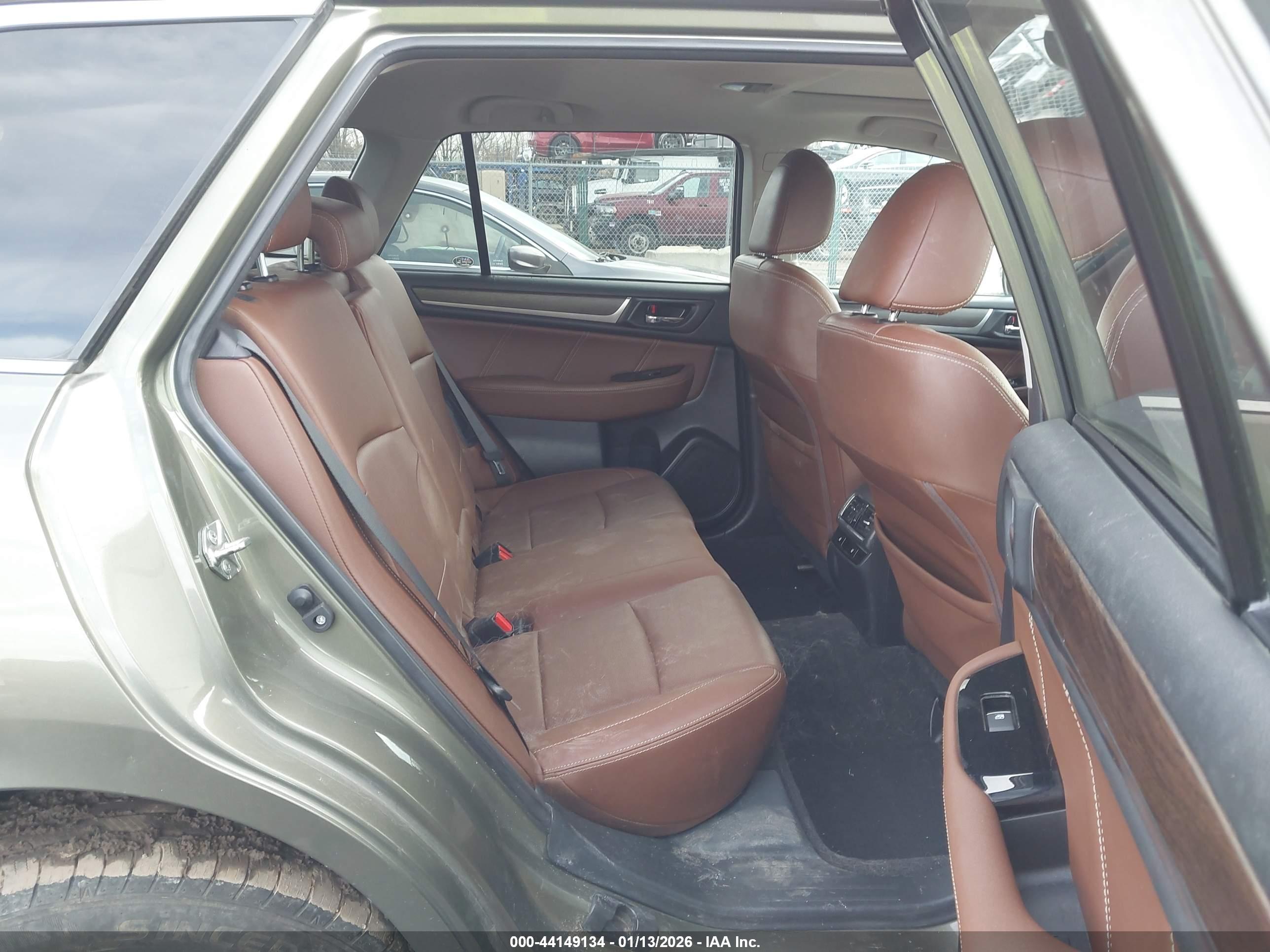 SUBARU OUTBACK image 8
