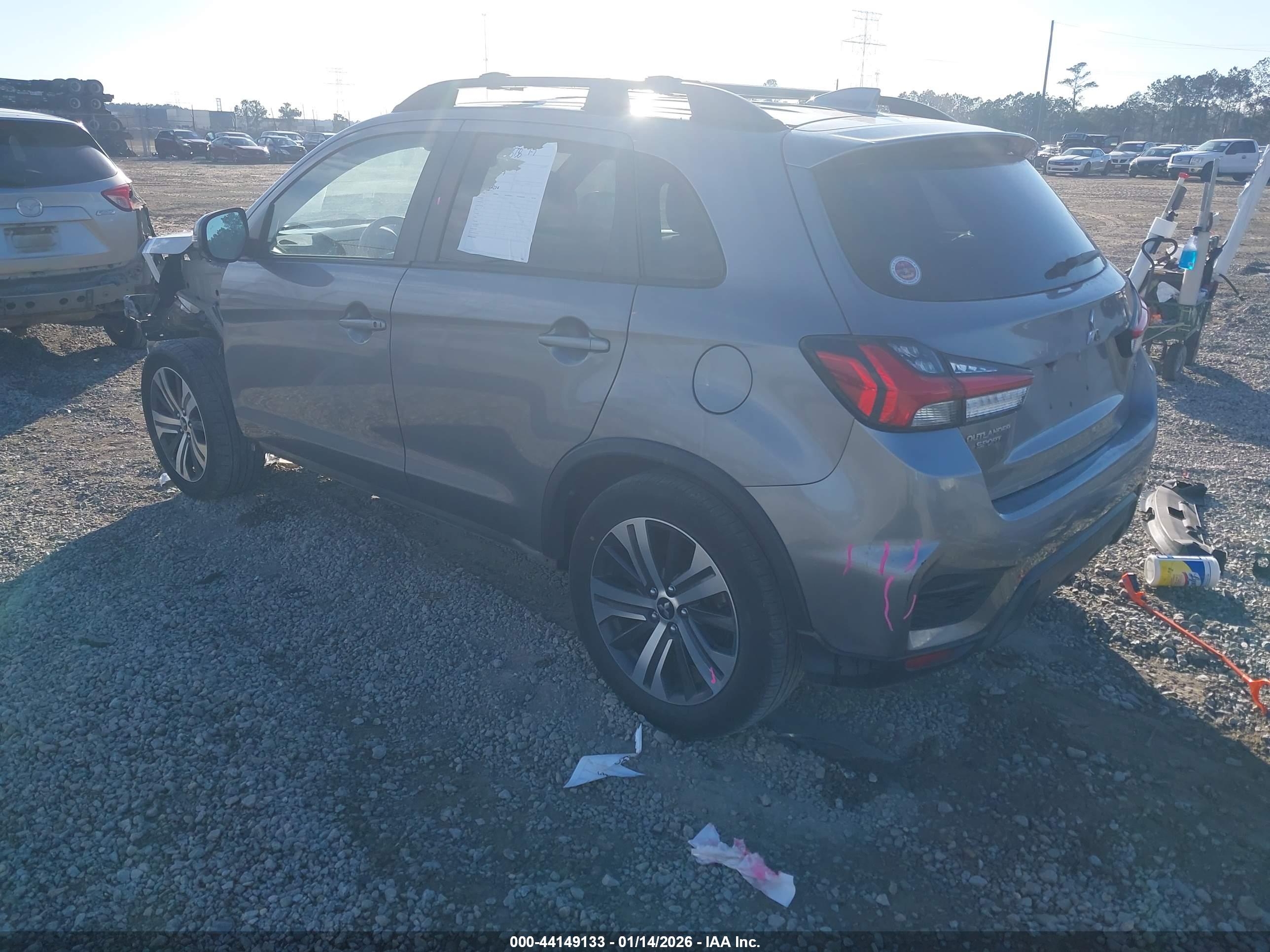 MITSUBISHI OUTLANDER image 3