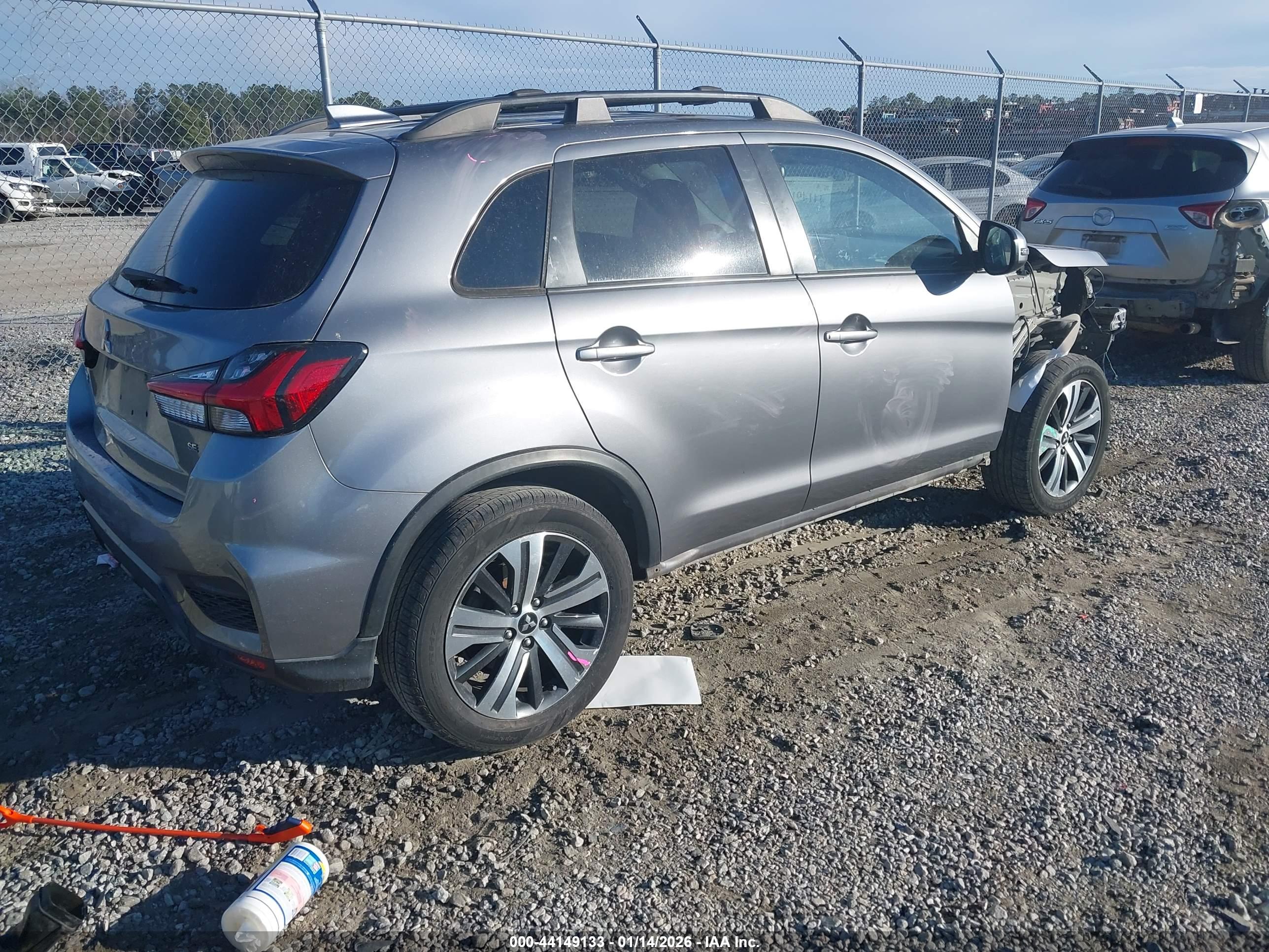 MITSUBISHI OUTLANDER image 4