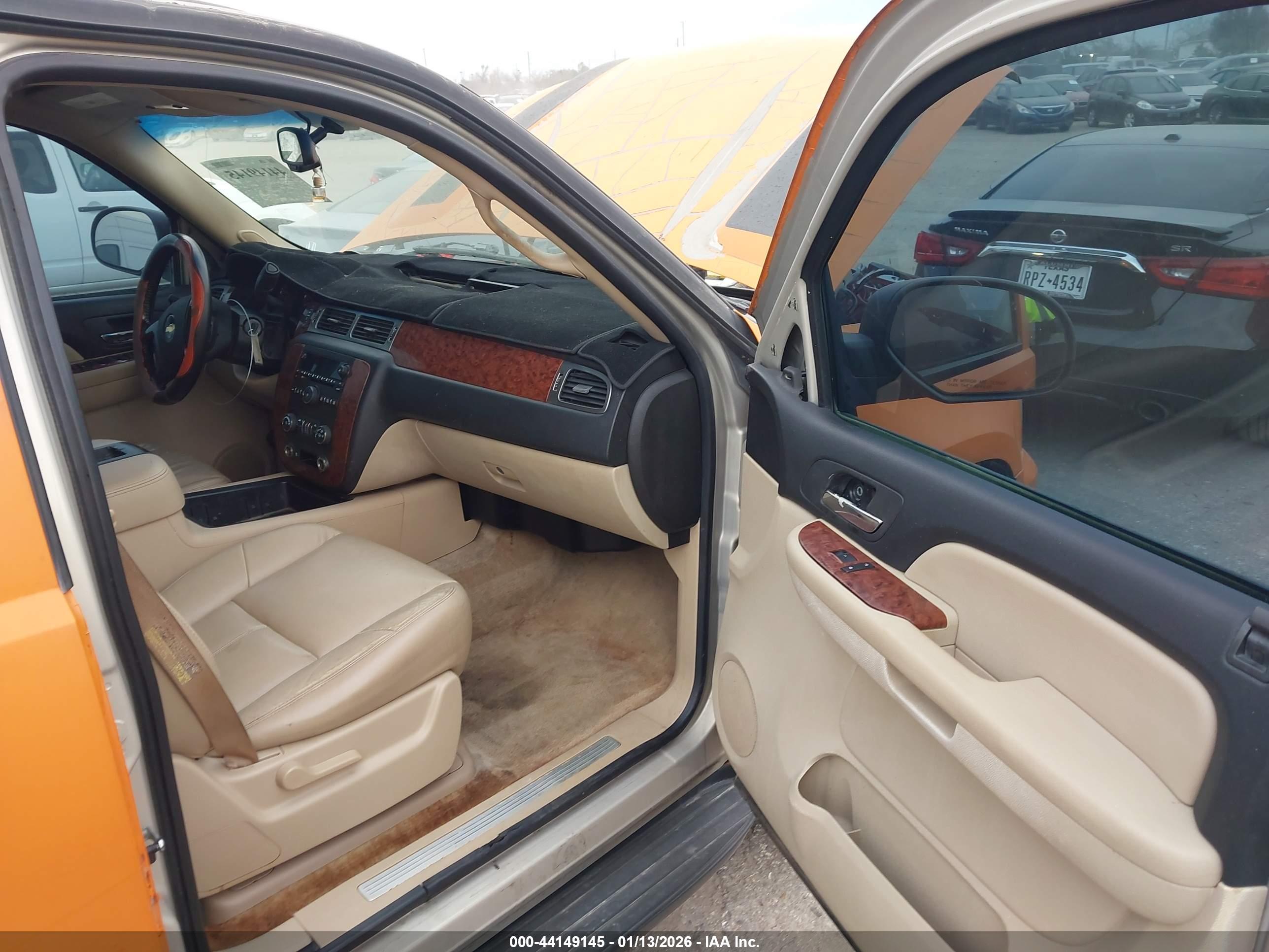 CHEVROLET TAHOE image 5