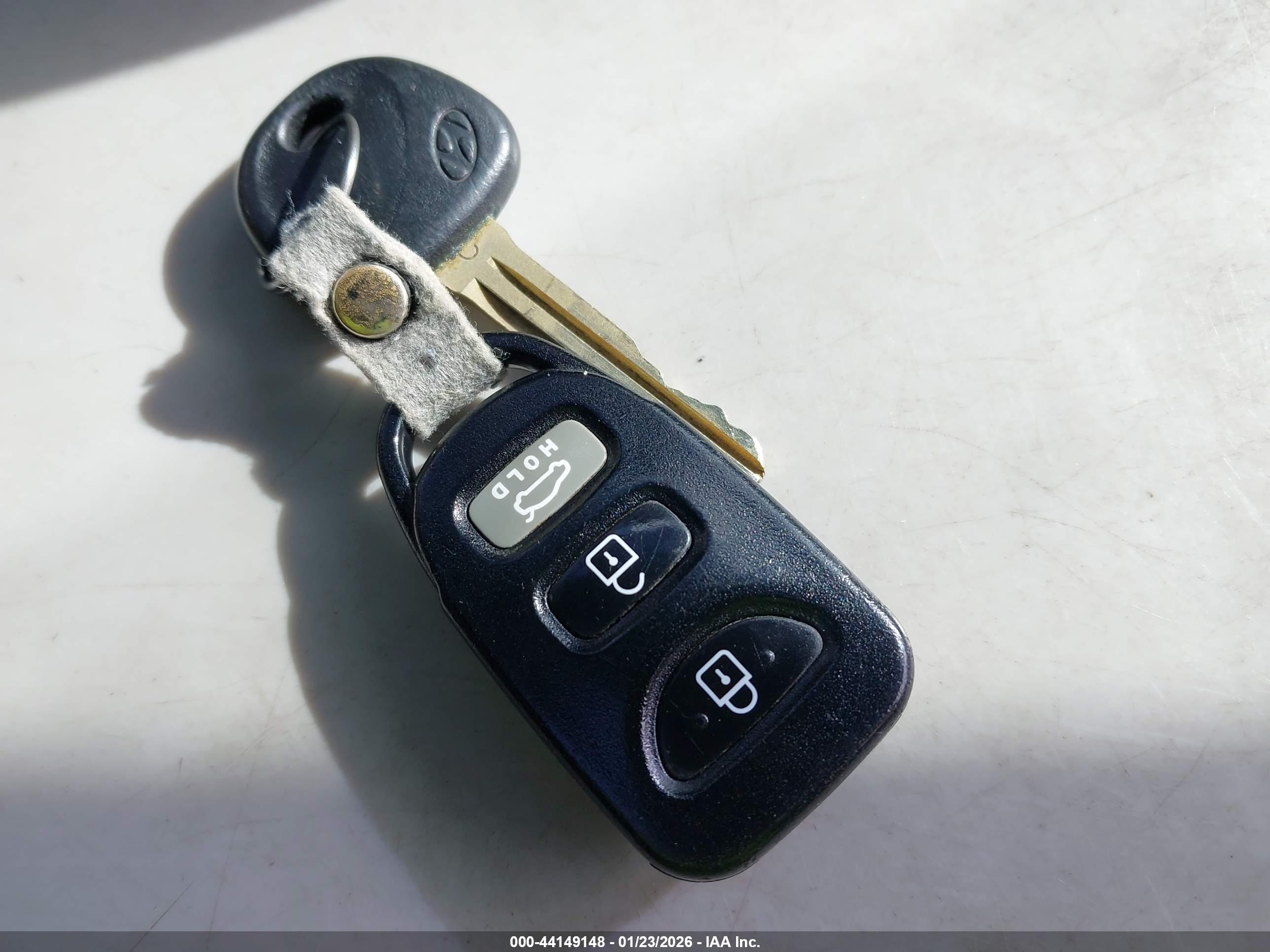 HYUNDAI ELANTRA image 11