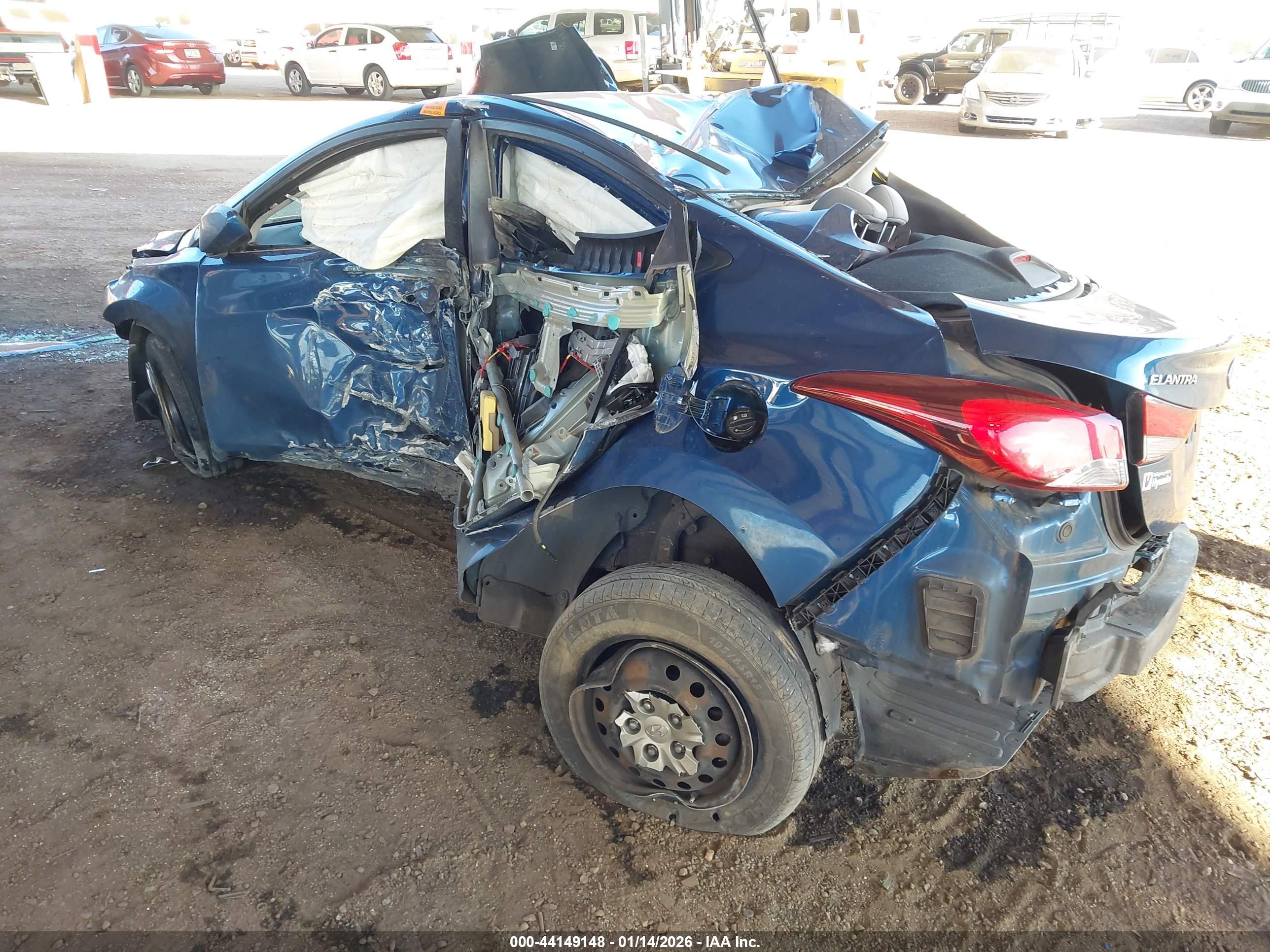 HYUNDAI ELANTRA image 3