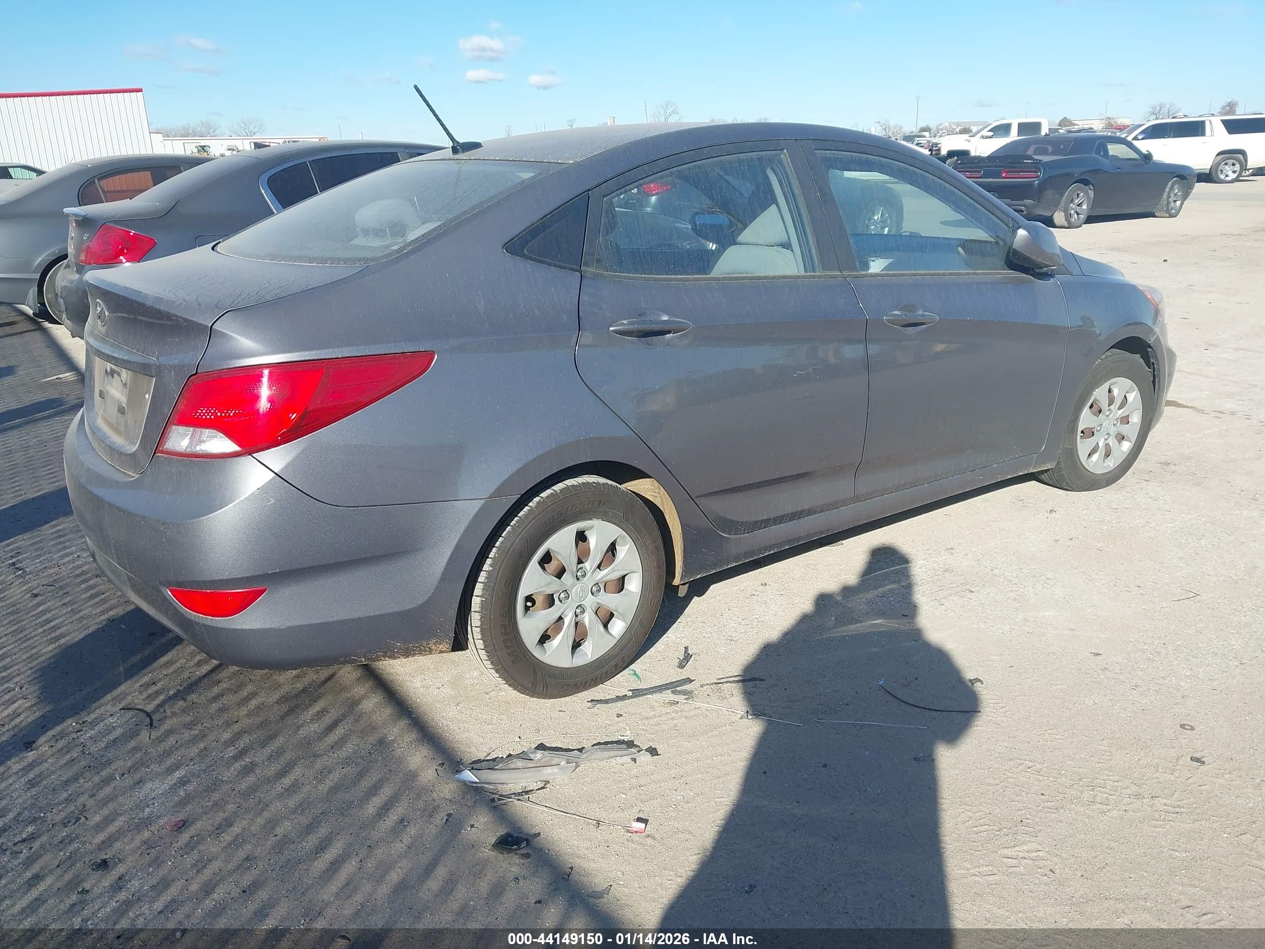 HYUNDAI ACCENT image 4