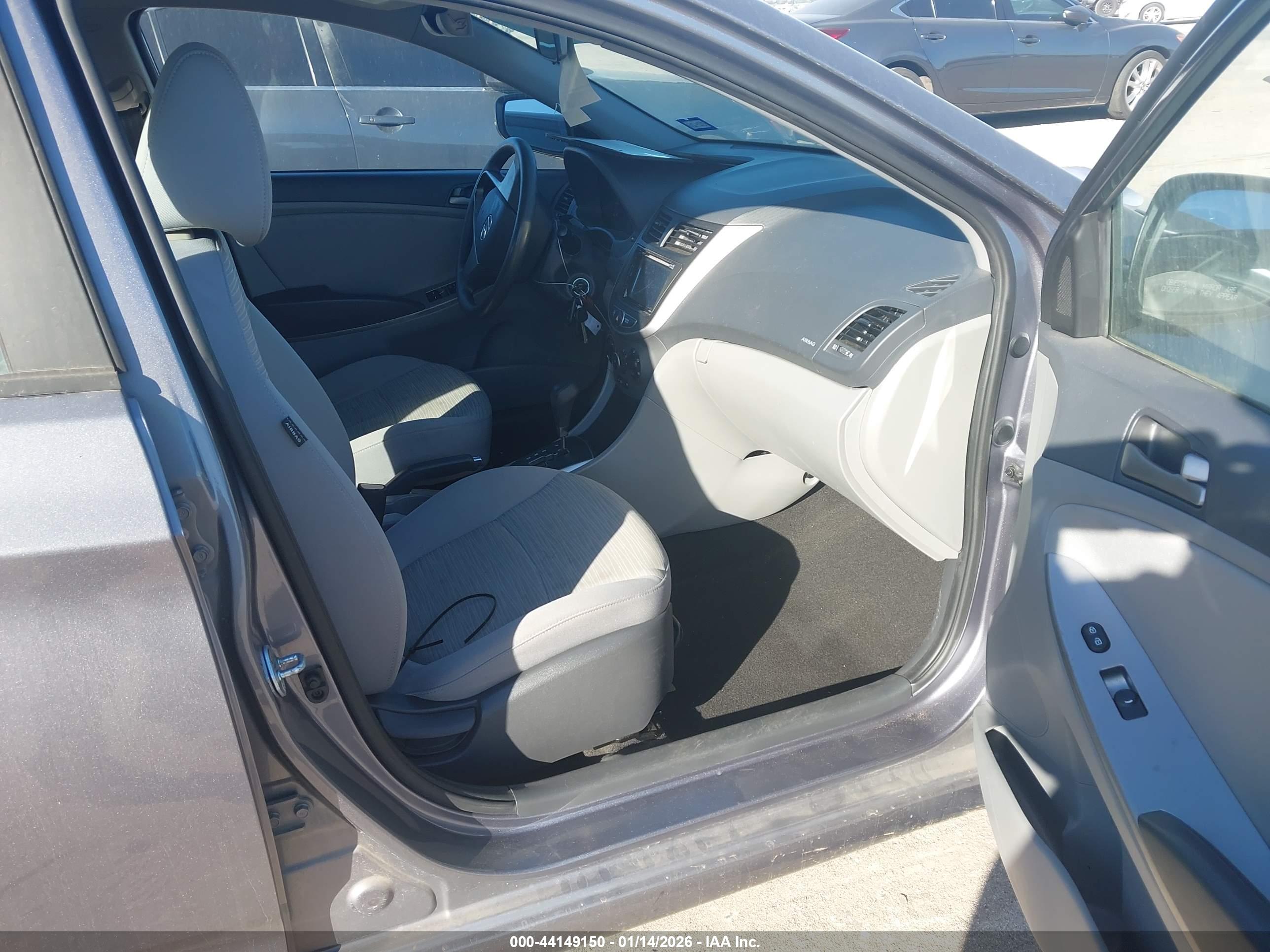 HYUNDAI ACCENT image 5